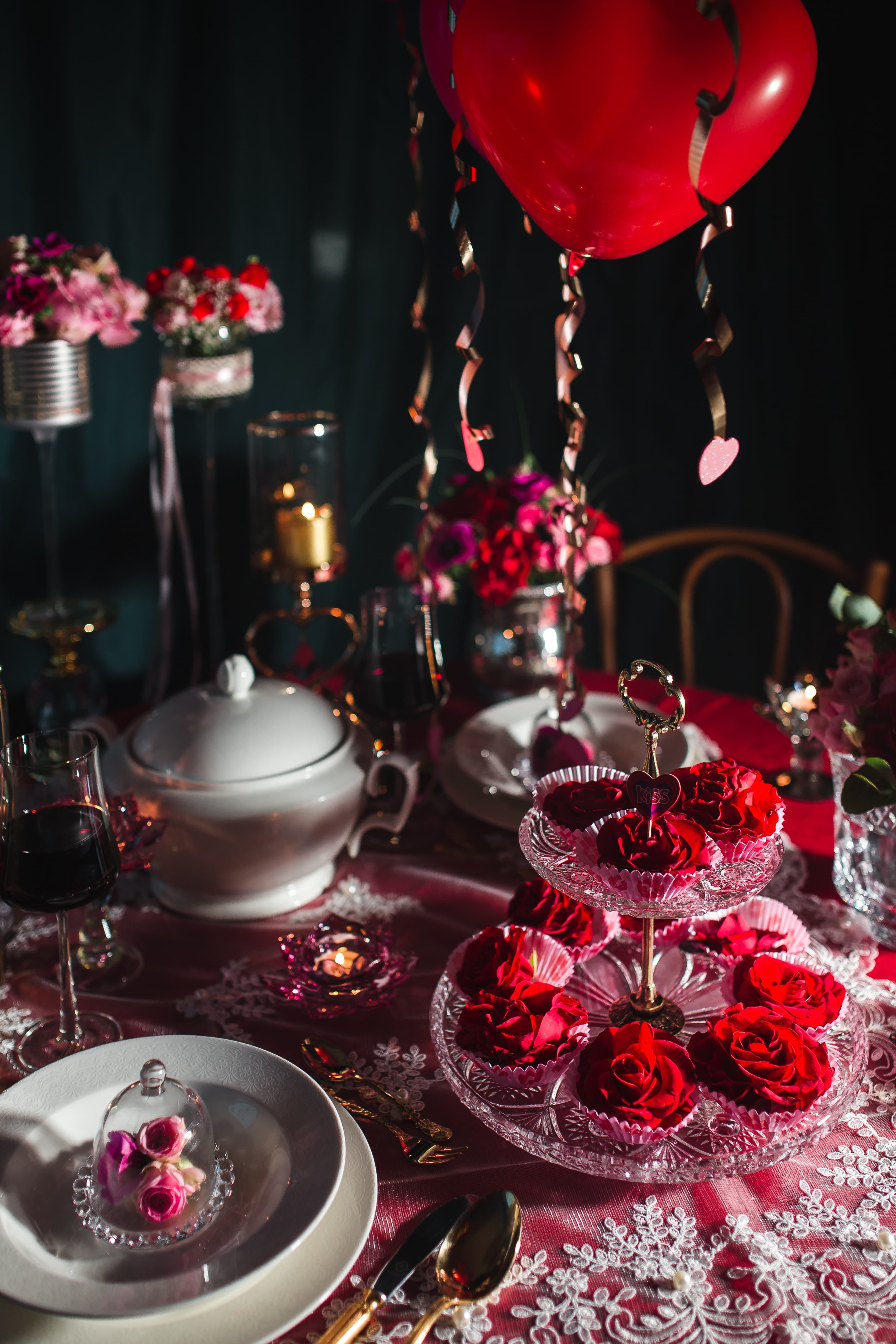 valentine, meal, christmas, flowering plant, still life, close-up, freshness, red, valentines day, table, pink, food, 4K, tableware, dinner, indoors, amp, Phone HD Wallpaper