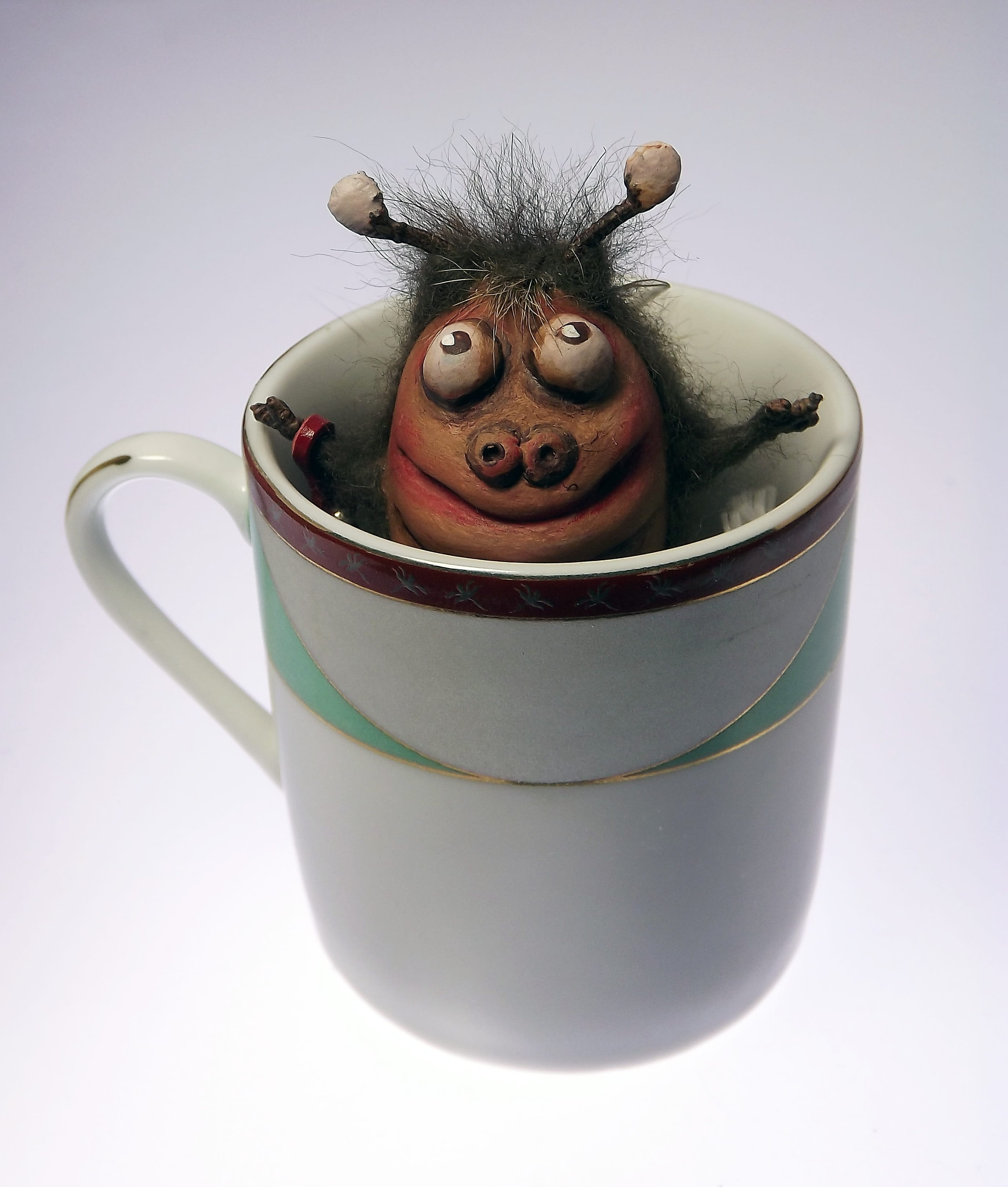 indoors, single object, toy, little, fun, one animal, 2K, figurine, creativity, game, cup, still life, humor, studio shot, close-up, small, no people, Phone HD Wallpaper