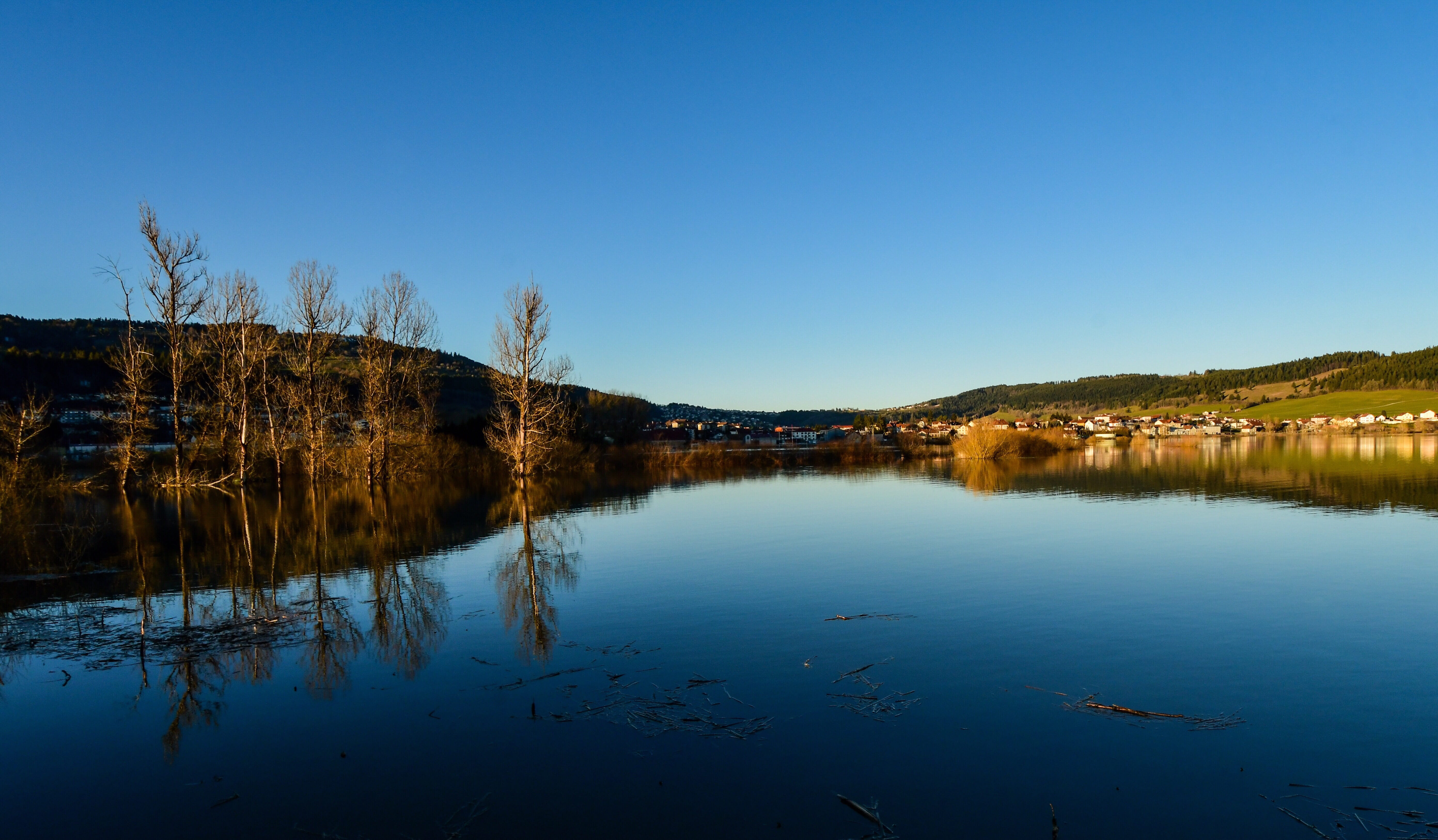 outdoors, beauty in nature, sky, water, scenics - nature, flood, clear sky, light, river, flooded, morteau, lake, the doubs, 5K, blue, no people, tree, HD Wallpaper
