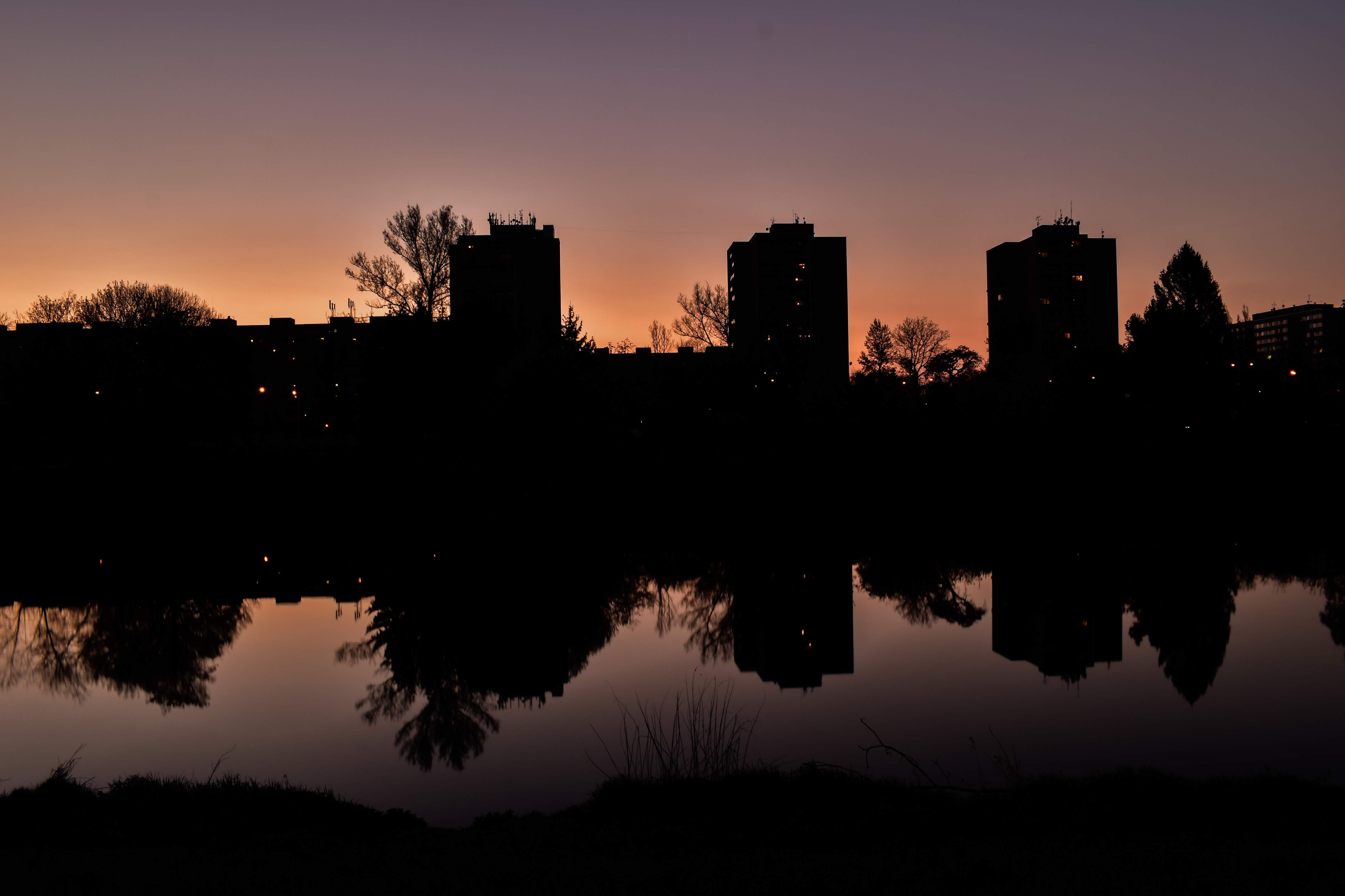 flare, beauty in nature, building, mesa, standing water, no people, 4K, water, dawn, reflection, lake, symmetry, light, silhouette, outdoors, dusk, plant, HD Wallpaper