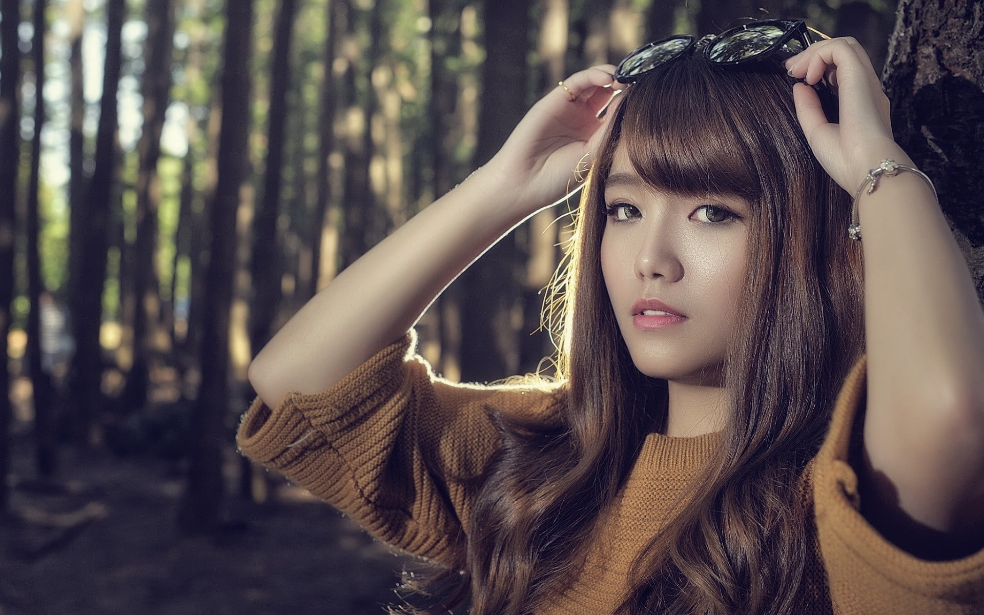 1080P, women with glasses, nature, long hair, fashion, young adult, beauty, Asian, woodland, tree, face, outdoors, land, adult, women, beautiful woman, HD Wallpaper