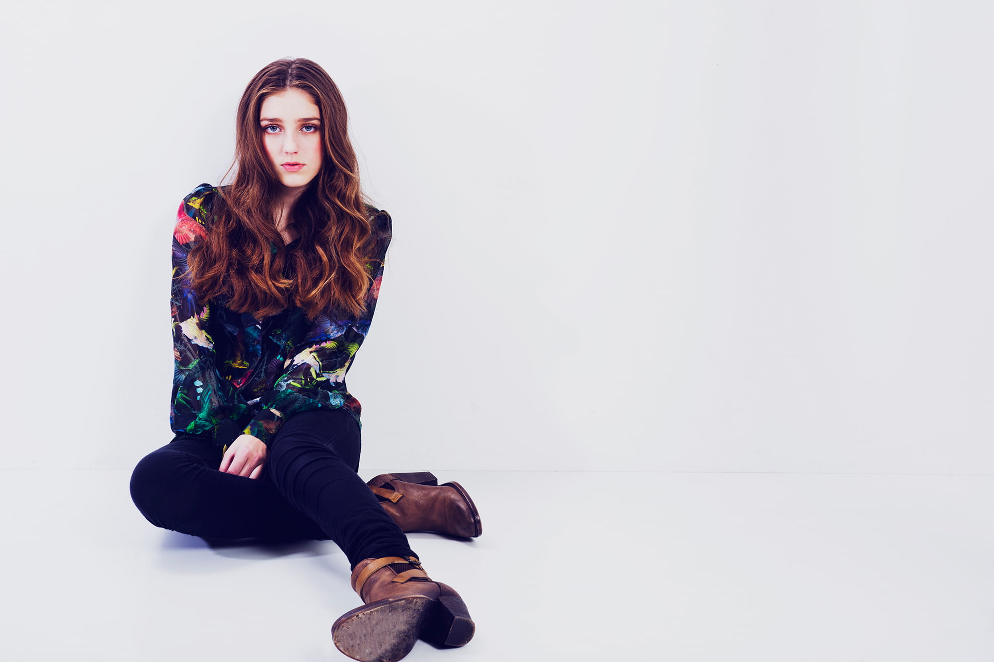 contemplation, 1080P, adult, portrait, white background, long hair, looking at camera, hairstyle, singer, front view, full length, fashion, indoors, jeans, HD Wallpaper