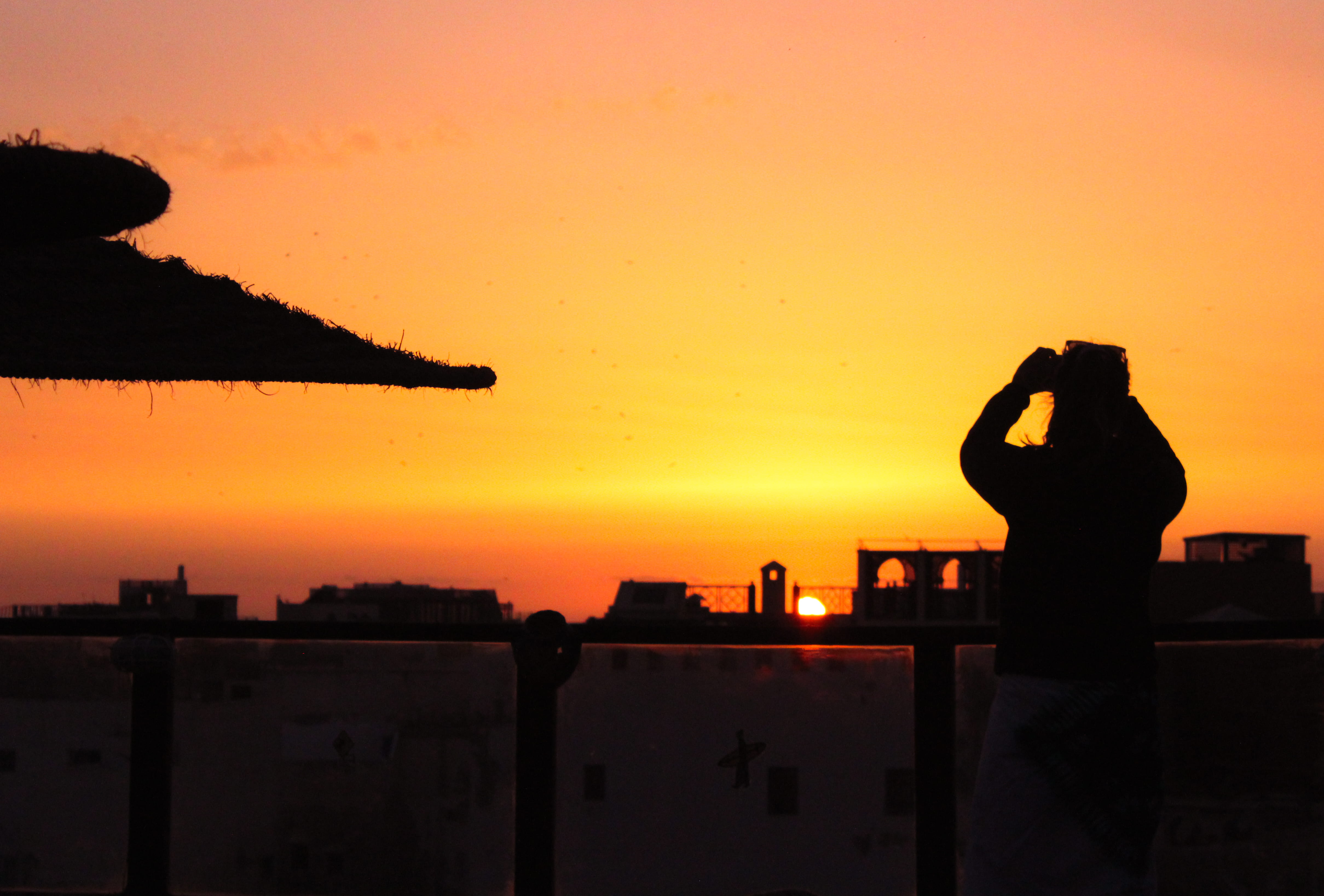 silhouette, sunlight, culture, fort, back lit, sky, outdoors, fishing, architecture, wall, essaouira, arms raised, beauty in nature, nature, sunset, city, HD Wallpaper