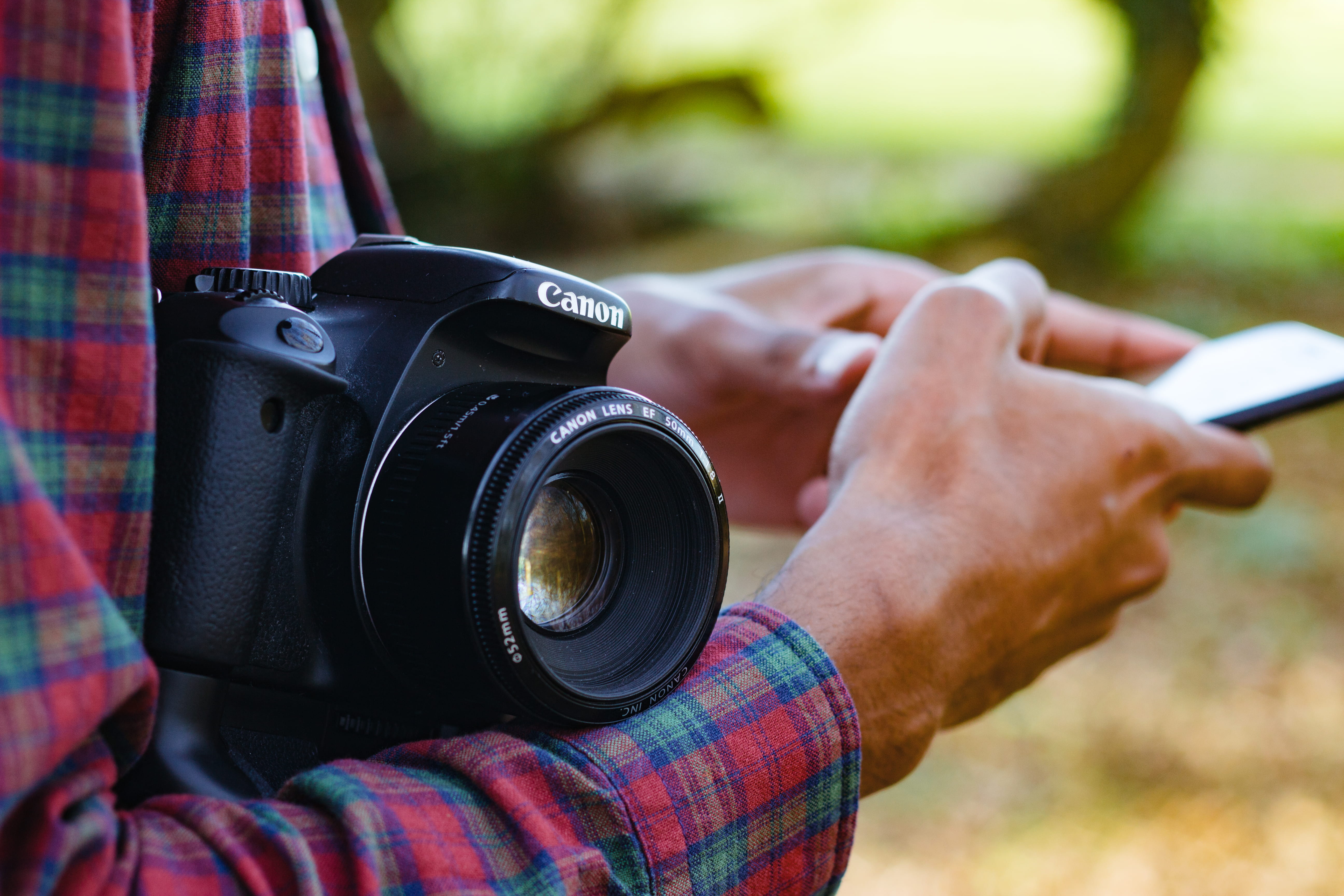 photography Themes, hobbies, texting, smartphone, bridge, 5K, daytime, slr camera, lifestyles, people, dslr, men, photographic equipment, casual Clothing, HD Wallpaper