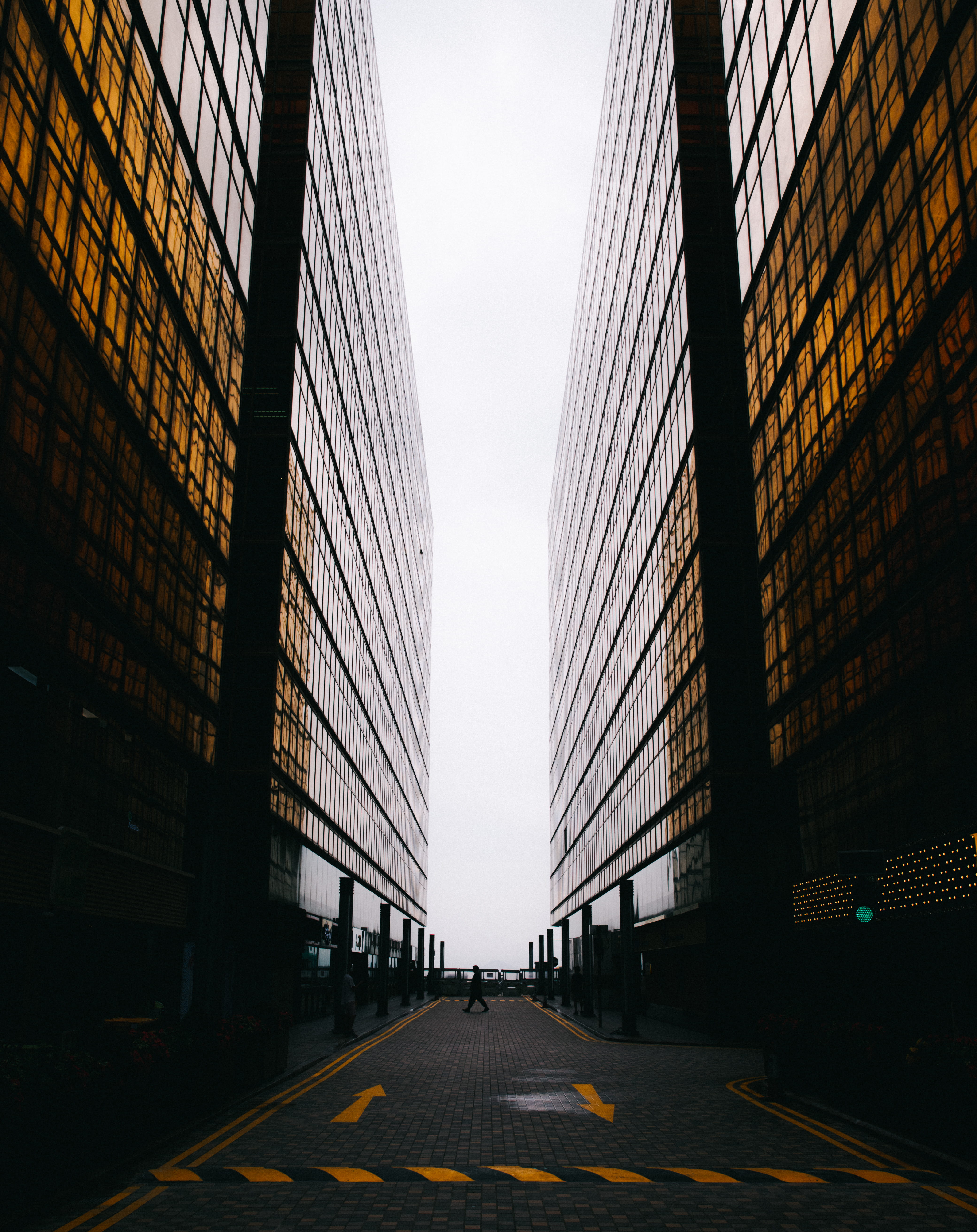 symmetrical, hong kong, transportation, sign, skyscraper, buildings, built structure, sky, nature, symmetry, direction, office building exterior, building exterior, Phone HD Wallpaper
