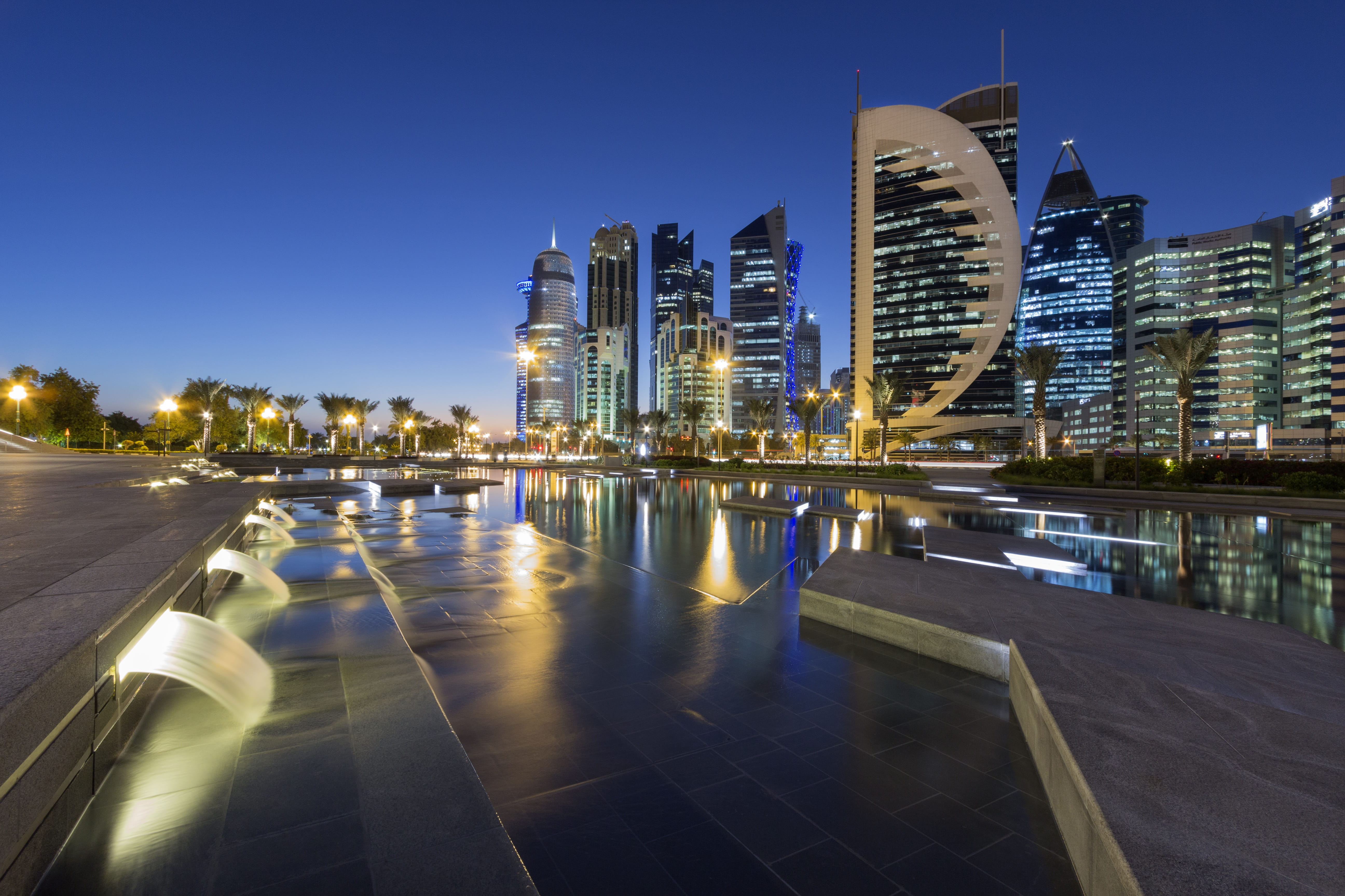 water, 5K, skyscrapers, hotel park, building exterior, architecture, reflection, built structure, reflections, skyscraper, building, outdoors, fountain, HD Wallpaper