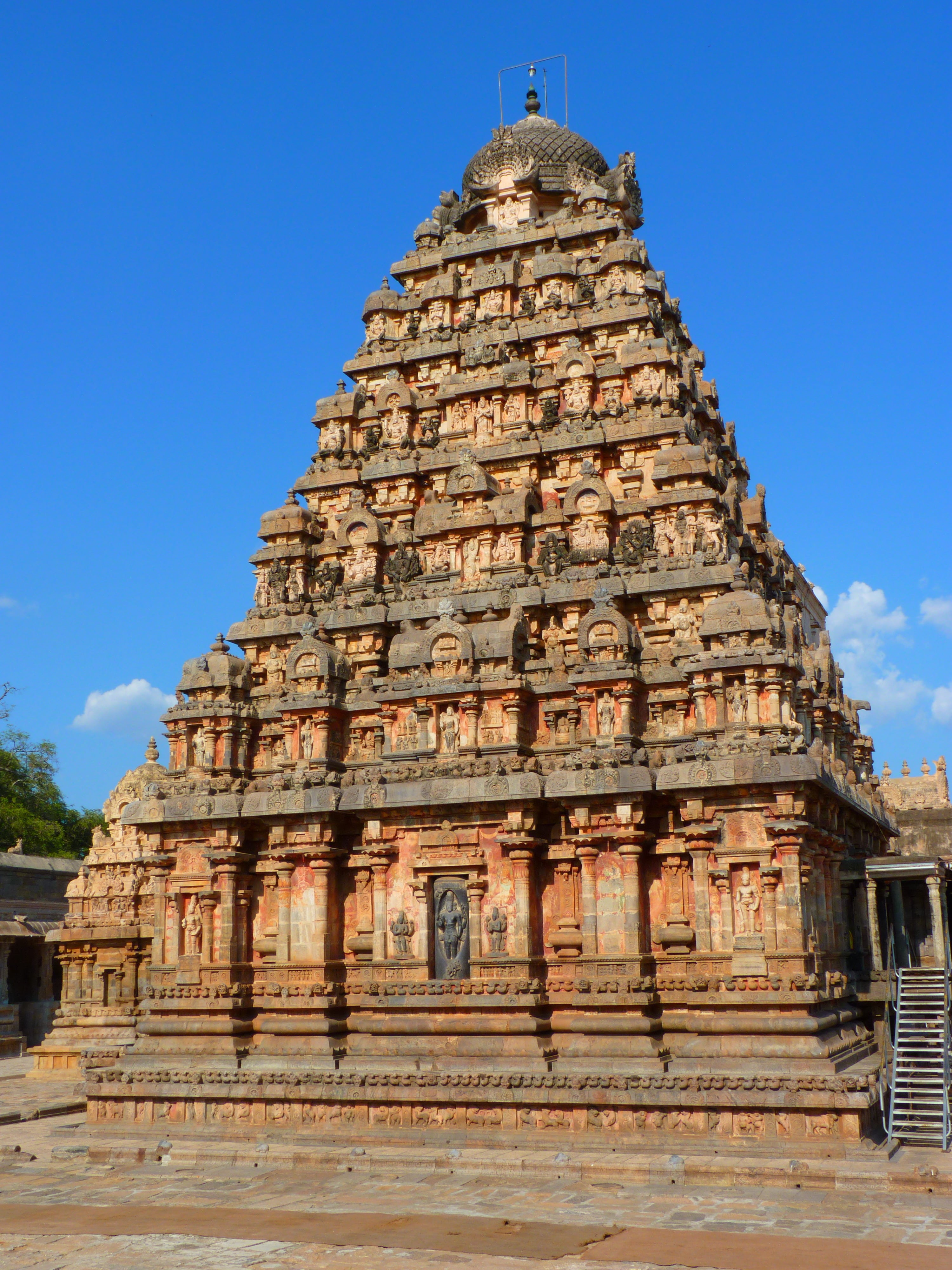 temple - Building, asia, ancient, 4K, tourism, religion, nature, day, building exterior, travel, india, temple, low angle view, spirituality, no people, Phone HD Wallpaper