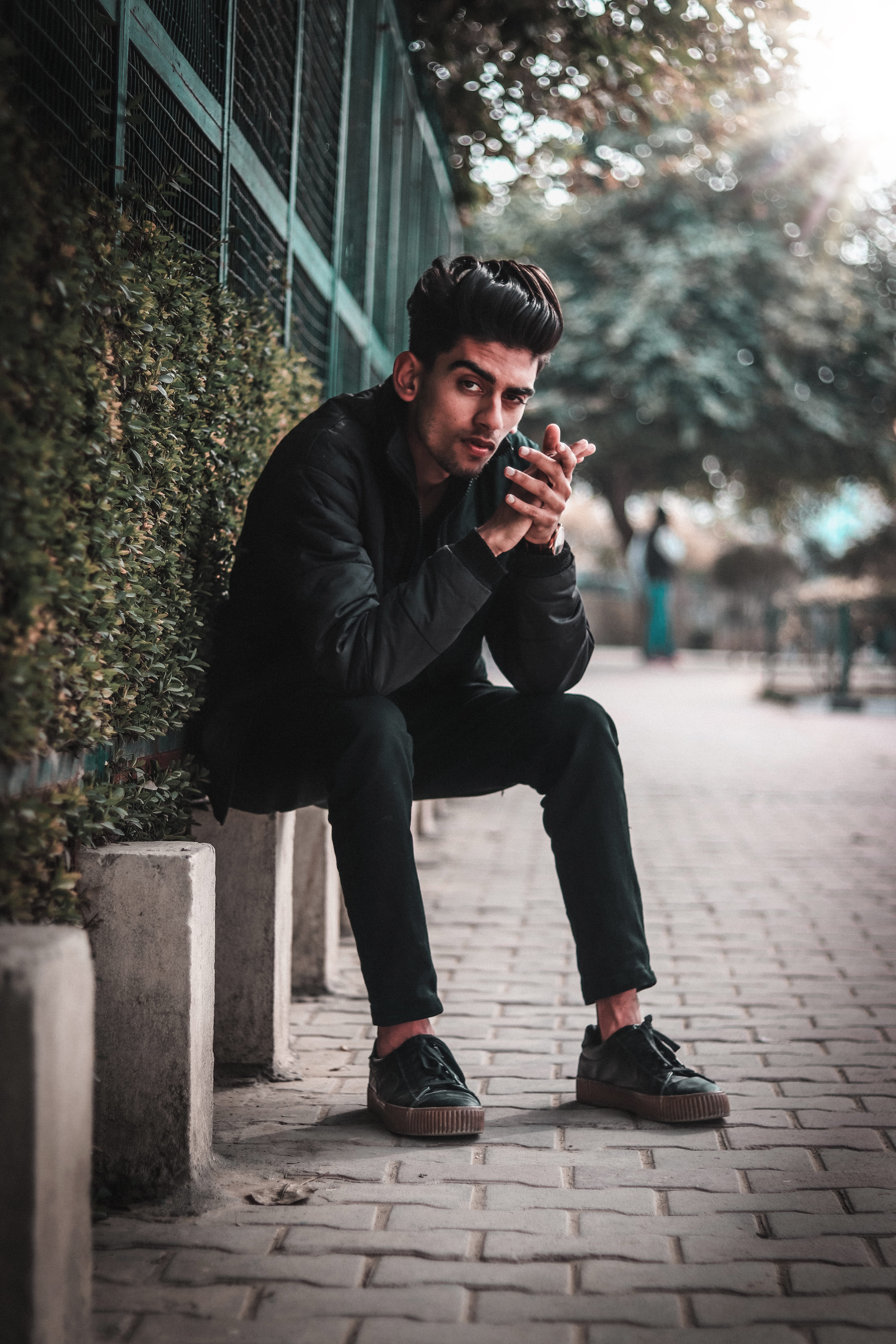 eyes, full length, canon, black and white, leisure activity, landscape, young men, young adult, nikon, city, street, casual clothing, looking, sony, lens, Phone HD Wallpaper