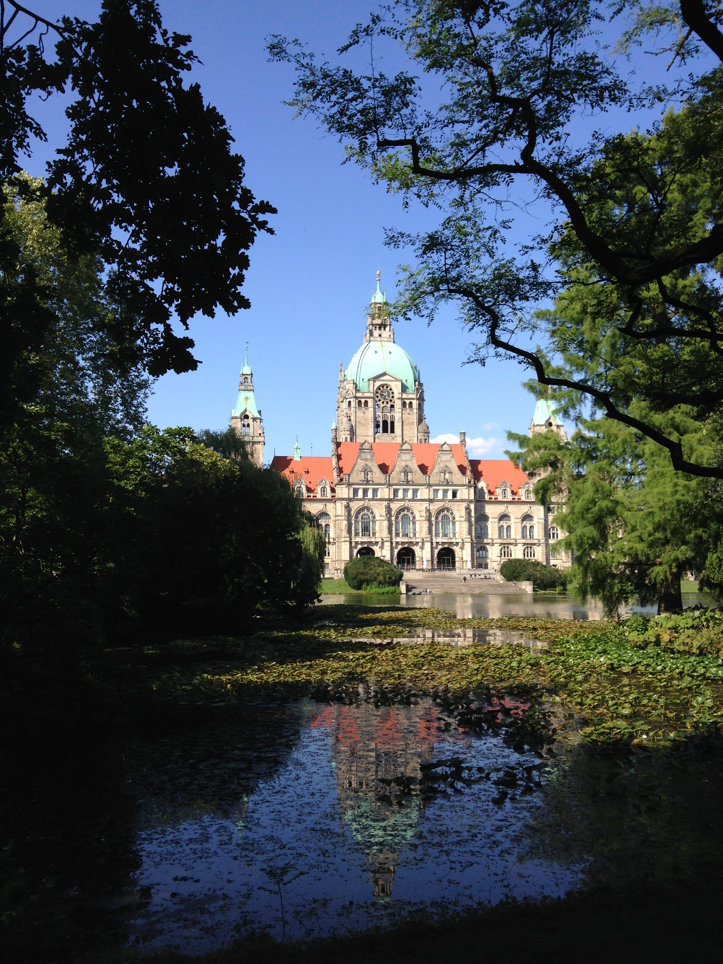 nature, neue rathaus, outdoors, lake, built structure, abbey, deutschland, plant, the past, spirituality, reflection, germany, belief, hannover, building, Phone HD Wallpaper