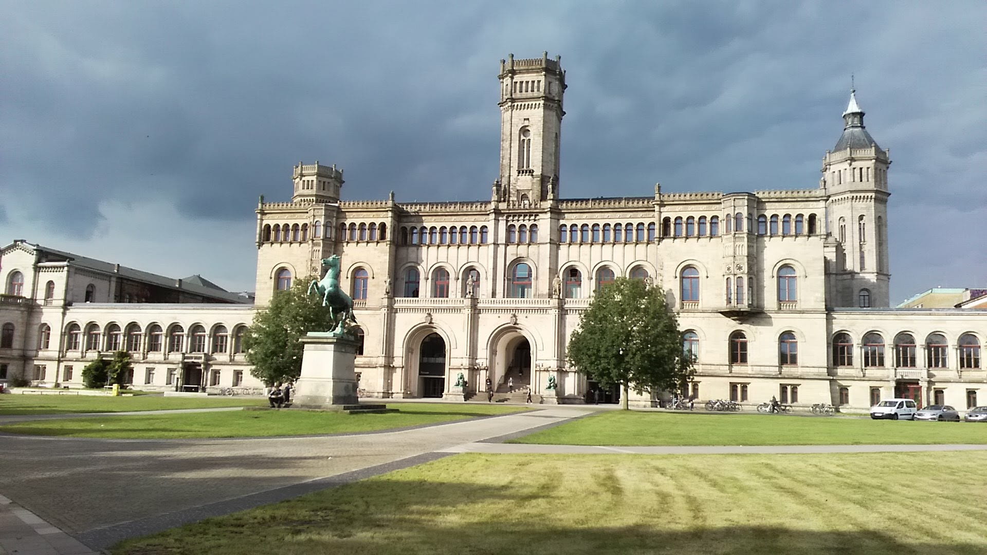 grass, plant, travel destinations, built structure, cloud - sky, 1080P, architecture, university, sky, hanover, the past, history, city, travel, facade, HD Wallpaper
