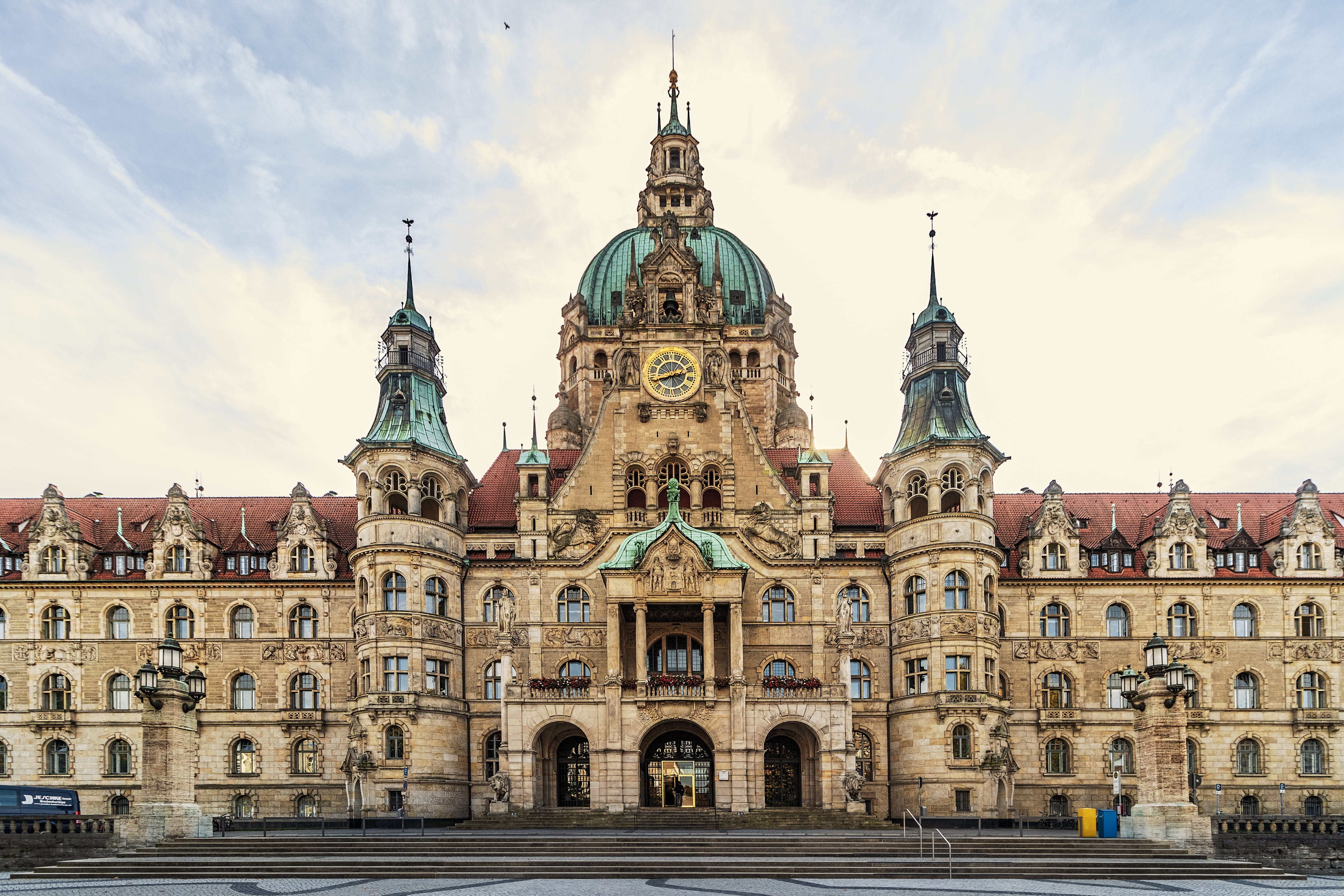 architecture, travel destinations, the past, city, magnificent, hanover, belief, dome, spire, new town hall, building exterior, government, travel, cloud - sky, HD Wallpaper