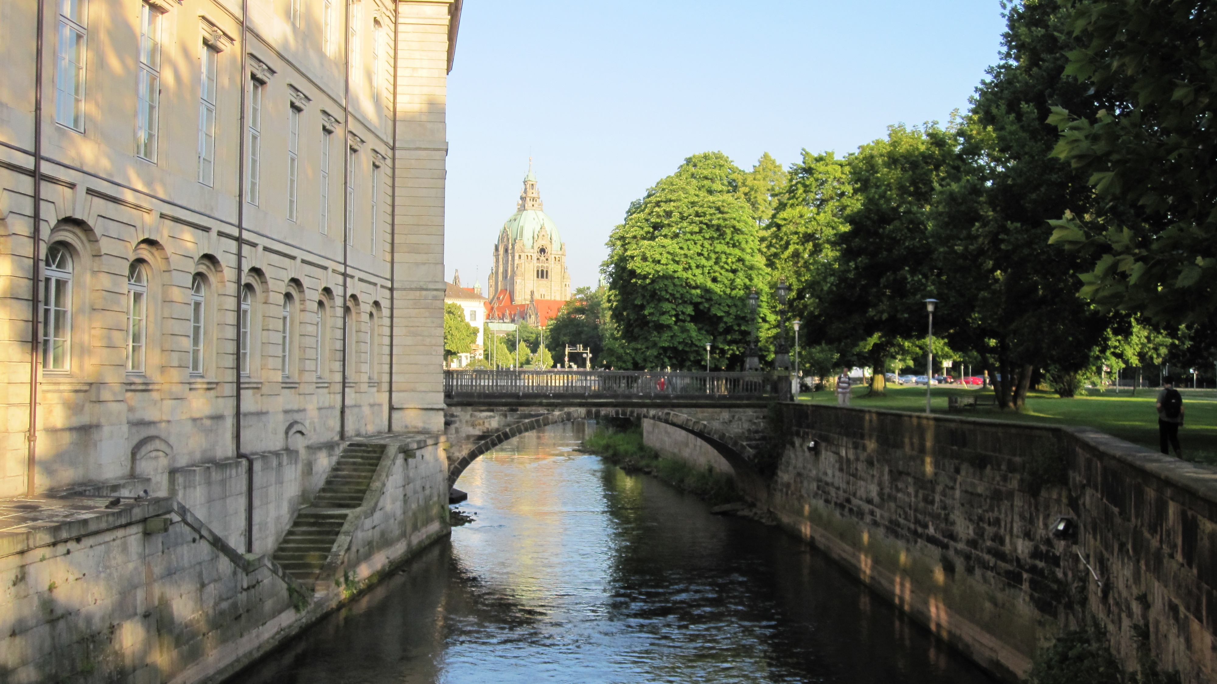 government, outdoors, built structure, tree, bridge, famous Place, hanover, europe, architecture, building exterior, plant, cathedral, waterfront, no people, HD Wallpaper