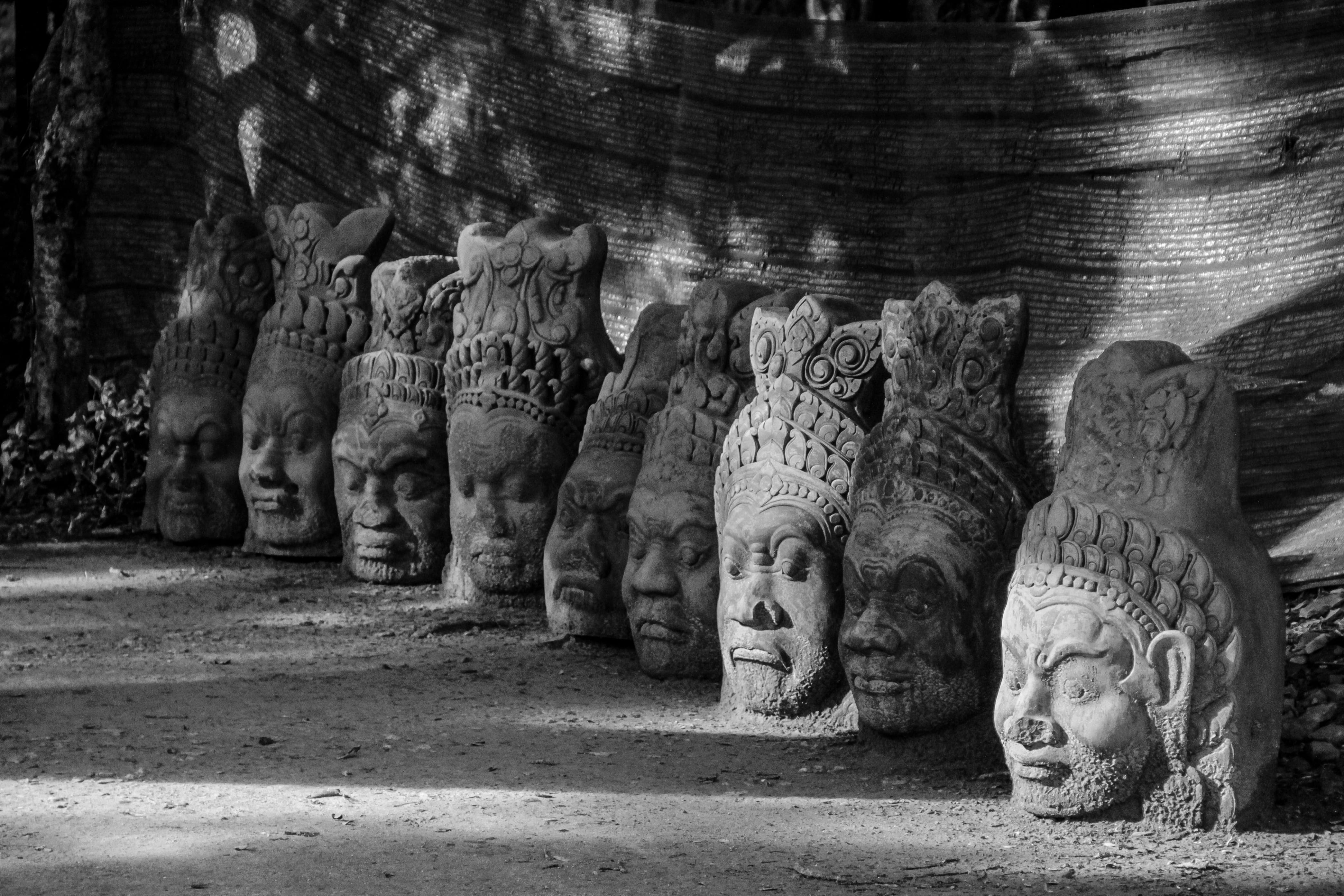 gaze, monument, black and white, carving - craft product, art and craft, shadow, creativity, sculpture, craft, cambodia, male likeness, krong siem reap, HD Wallpaper