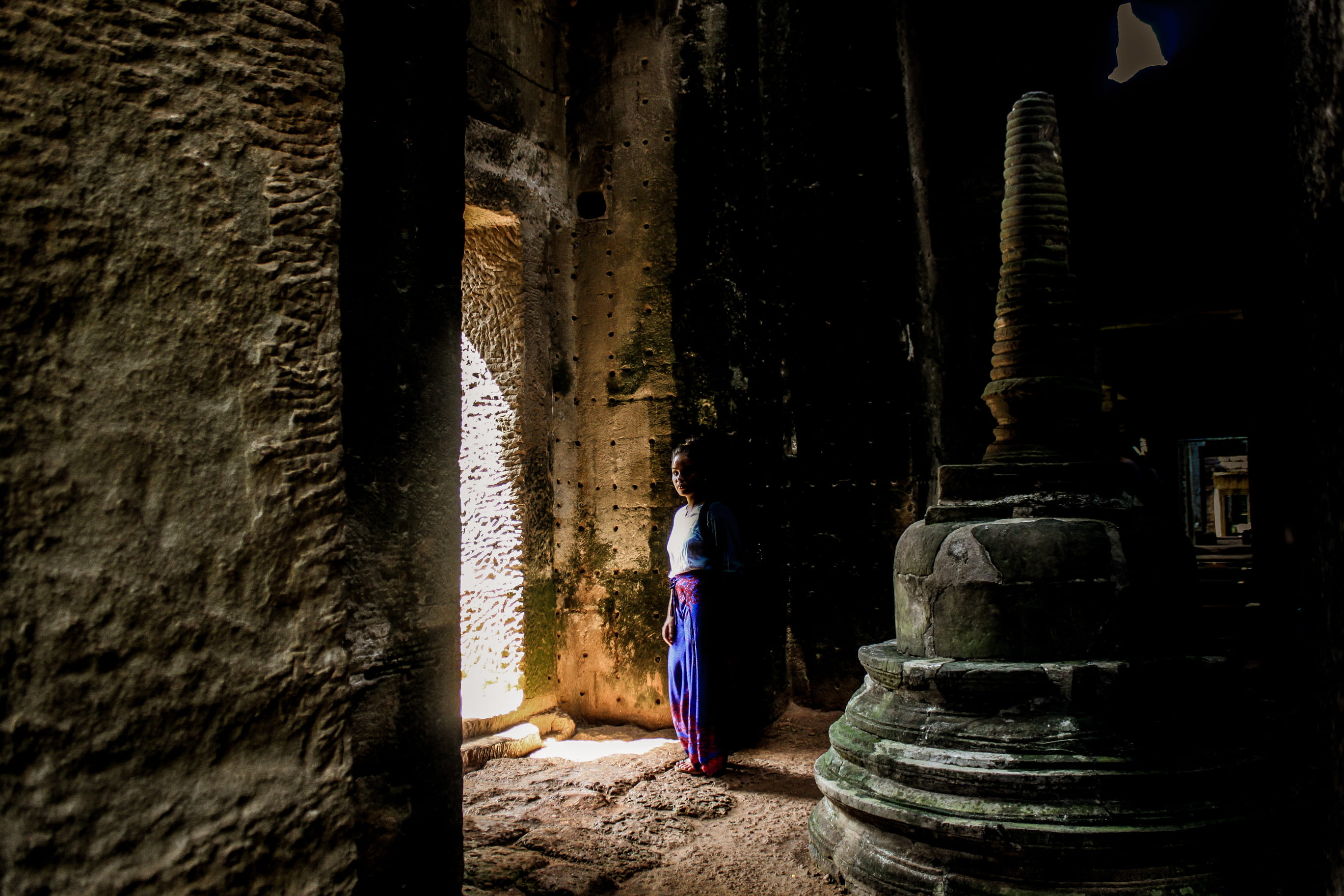 the past, built structure, building exterior, asia, 2K, krong siem reap, one person, outdoors, religion, shadows, belief, architecture, history, light, HD Wallpaper
