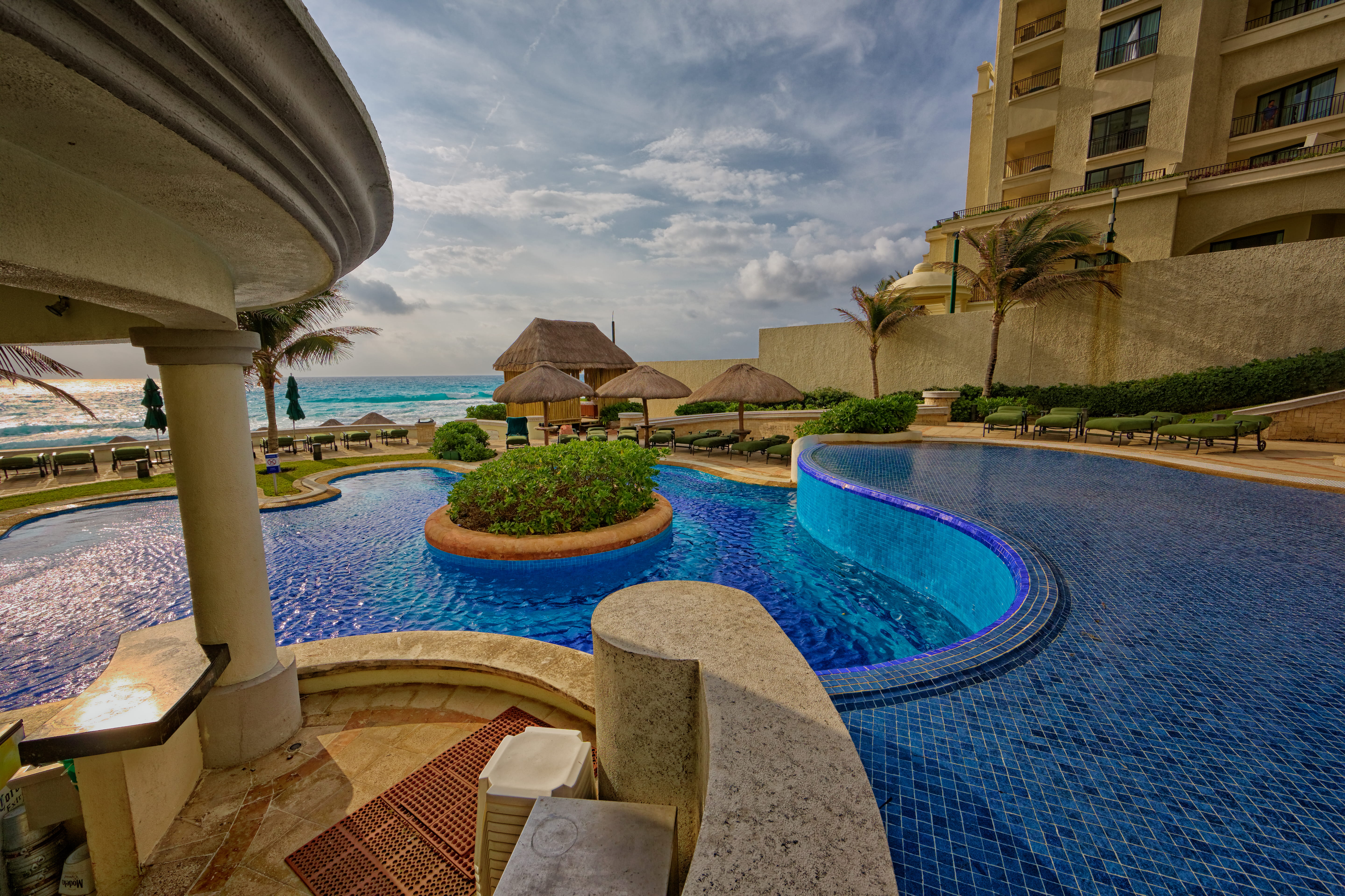 fountain, architectural column, resort, idyllic, dug-out pool, swimming pool, blue, recreation, luxury, city, water, cloud - sky, plant, 5K, beach chairs, HD Wallpaper