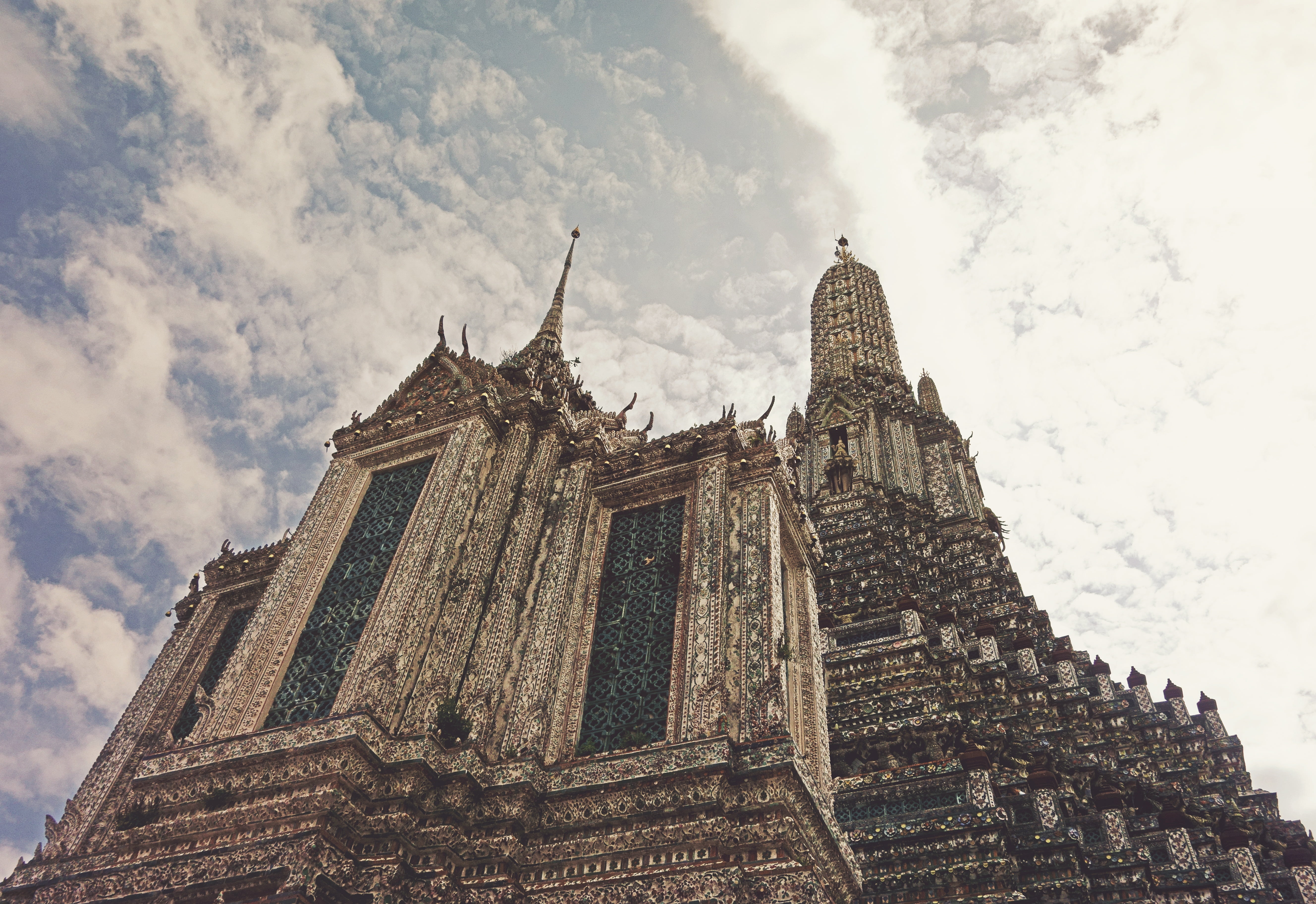 building exterior, concrete, worms, temple, culture, religious, sky, tourism, spirituality, building, day, built structure, history, buddhism, landmark, HD Wallpaper