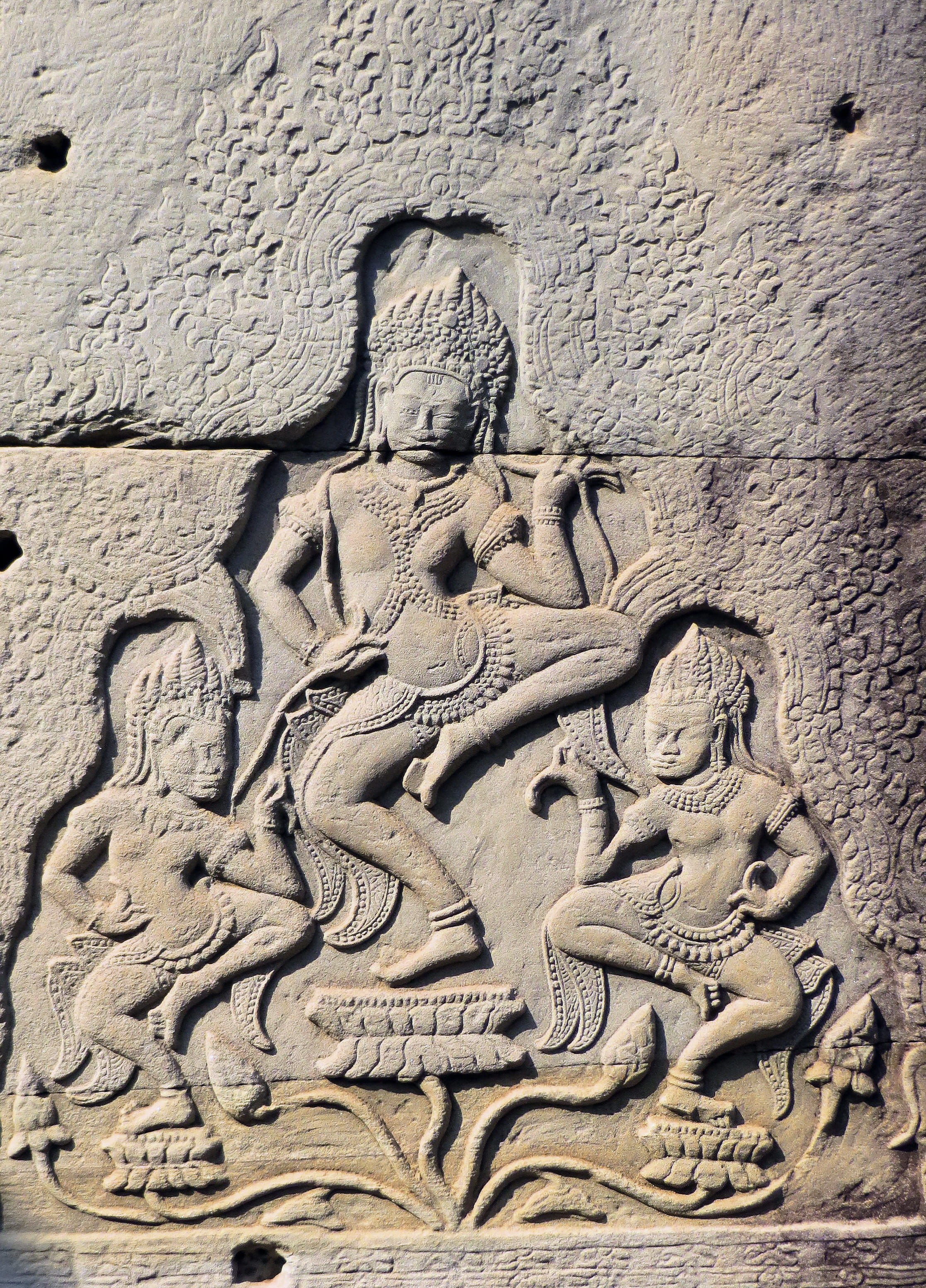 Angkor, Bayon, craft, art and craft, architecture, wall - building feature, history, building, Dancers, creativity, archaeology, bayon, the past, spirituality, Phone HD Wallpaper