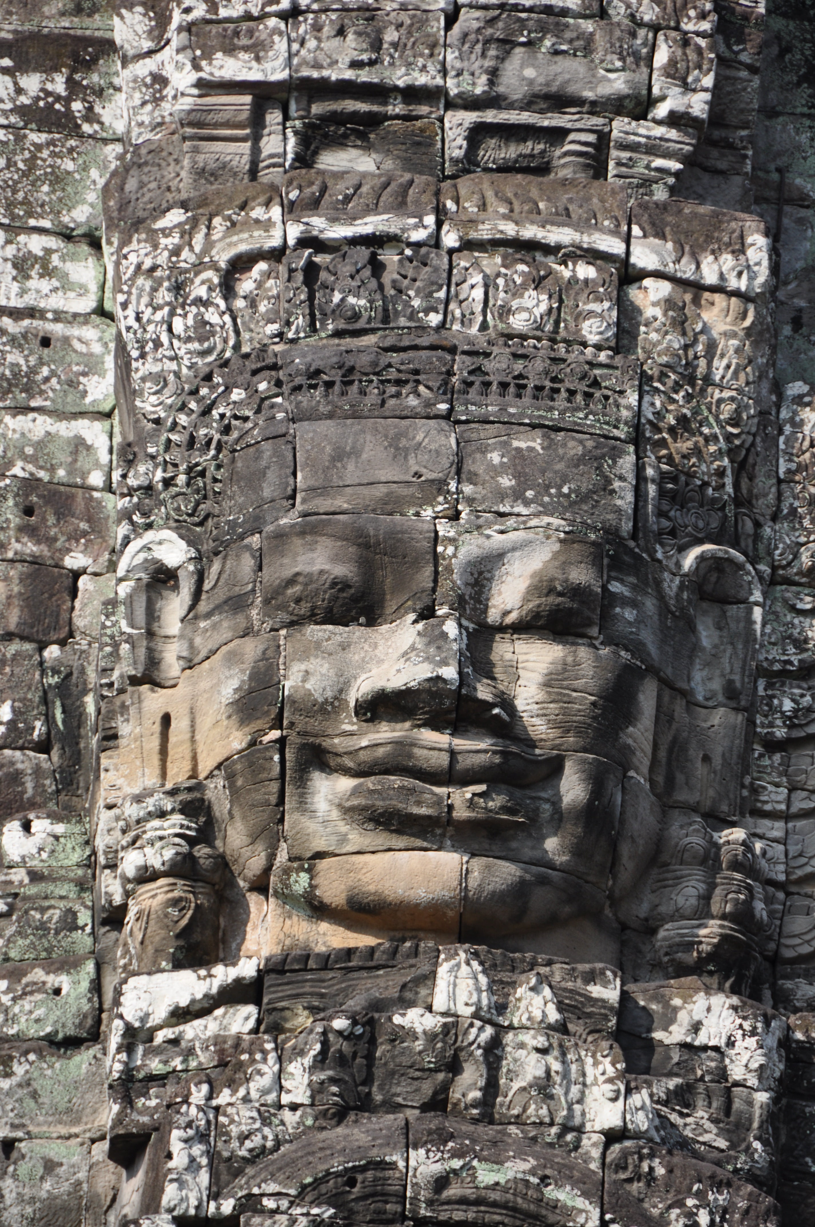 sculpture, day, human representation, old, angkor thom, buddhism, male likeness, art and craft, no people, building, carving, the past, statue, craft, ancient, Phone HD Wallpaper