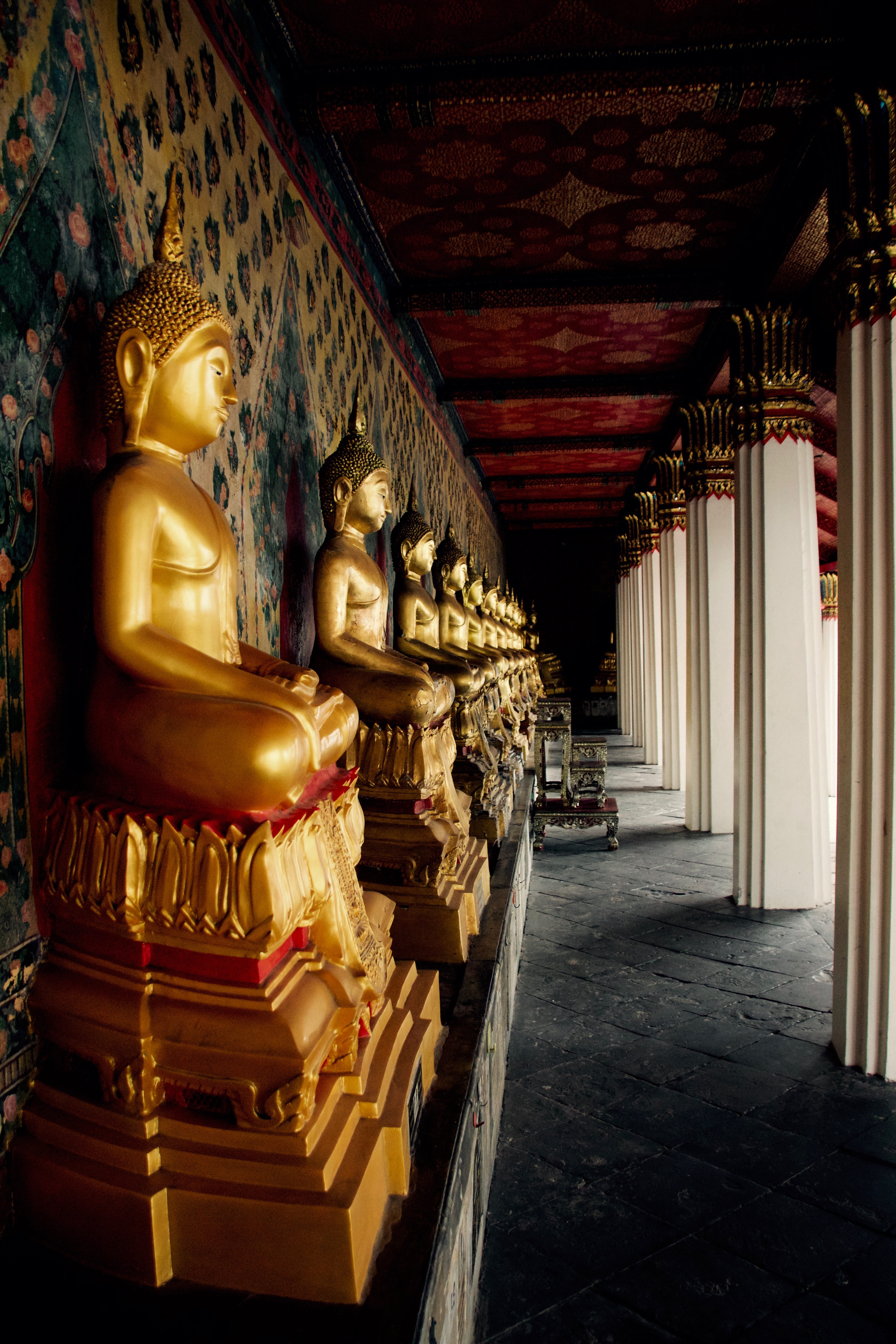 architecture, siam, sculpture, asia, ceiling, belief, place of worship, no people, building, male likeness, representation, built structure, travel destinations, Phone HD Wallpaper