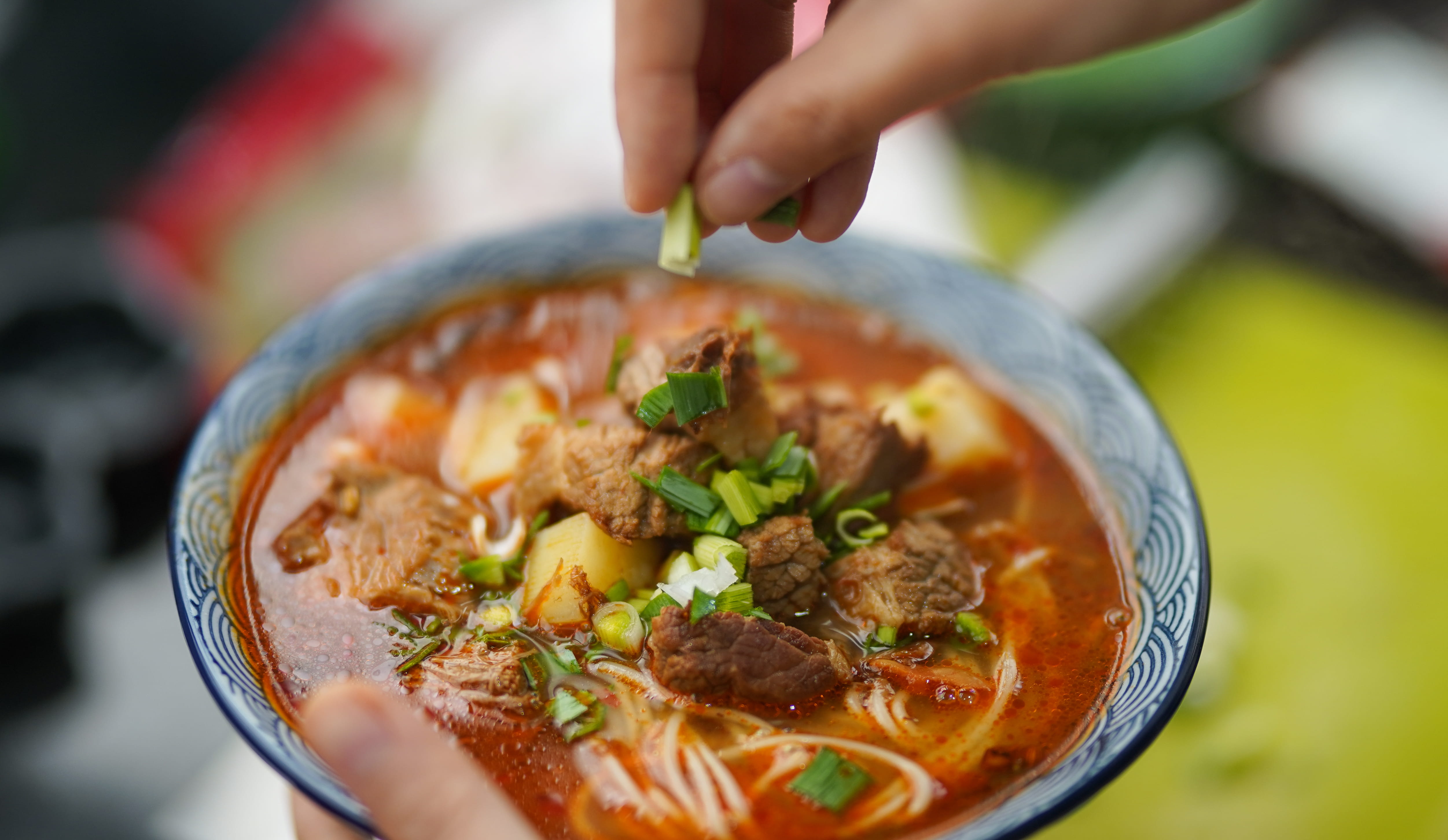 tasty, beef, preparation, finger, ready-to-eat, close-up, delicious, meal, homemade, food, human body part, soup, real people, food and drink, holding, HD Wallpaper
