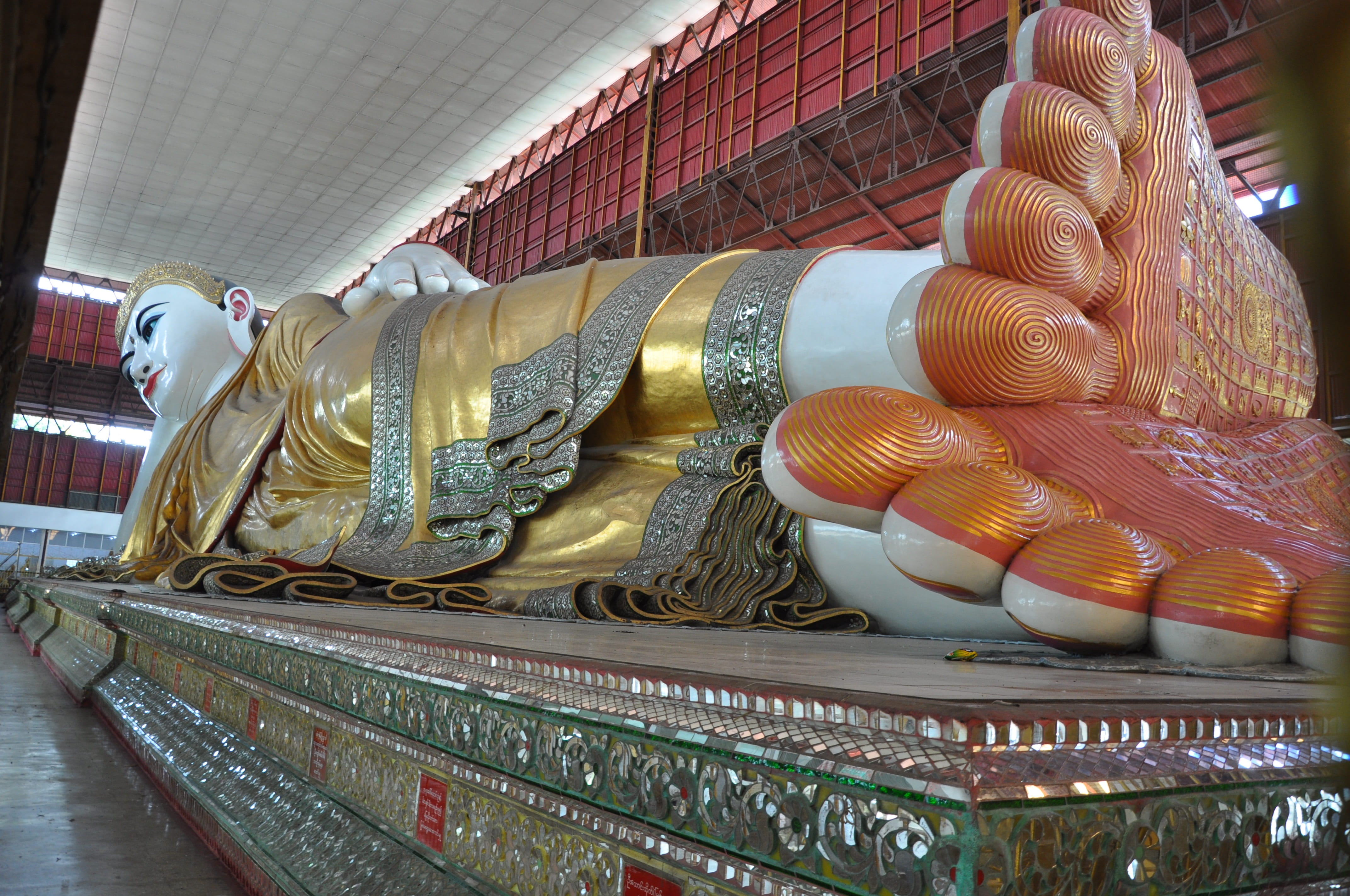 buddha, art and craft, spirituality, representation, place of worship, gold colored, male likeness, religion, myanmar, sculpture, ornate, belief, 4K, human representation, HD Wallpaper