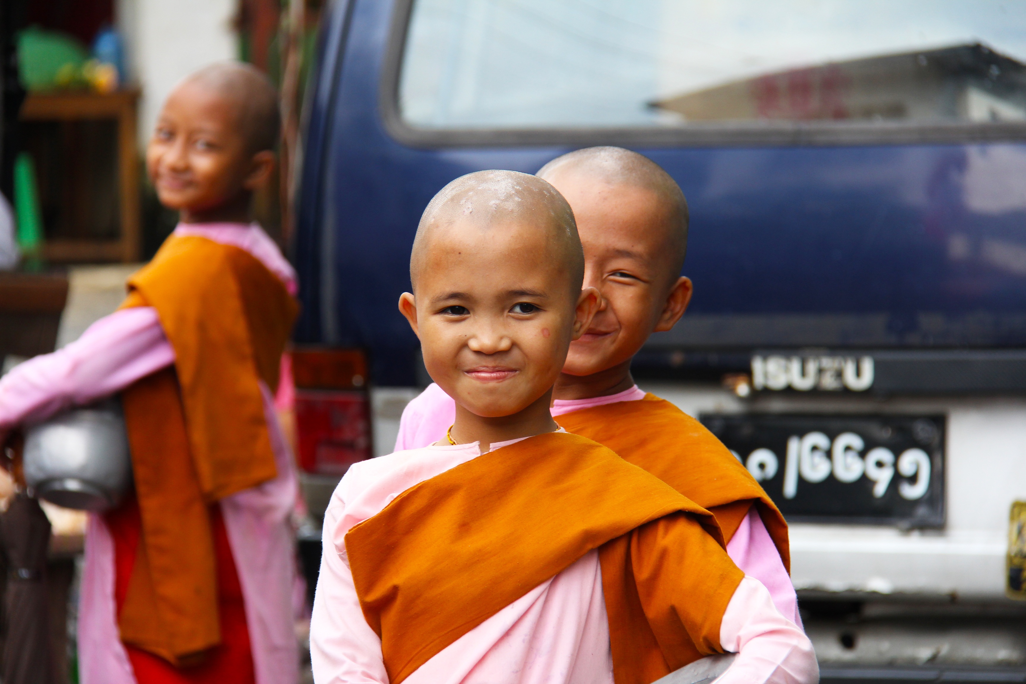 yangon, males, looking at camera, group of people, brown, rangoon, asia, religion, burmese, incidental people, culture, photo, waist up, nuns, child, 2K, HD Wallpaper