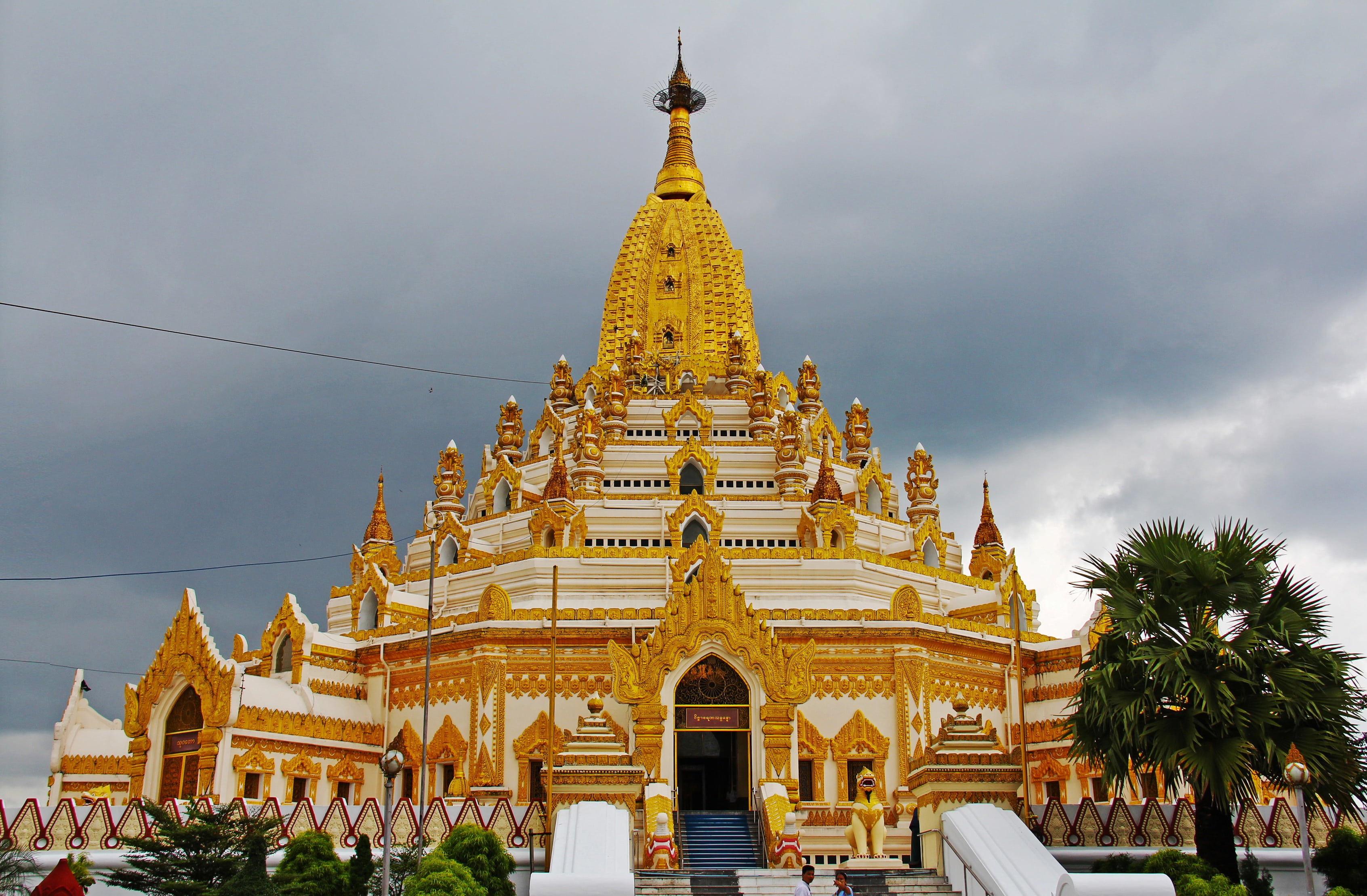 building exterior, travel destinations, architecture, asian, myanmar, pray, worship, rangoon, cloud - sky, pagoda, buddha, landmark, spire, gold, temple, HD Wallpaper