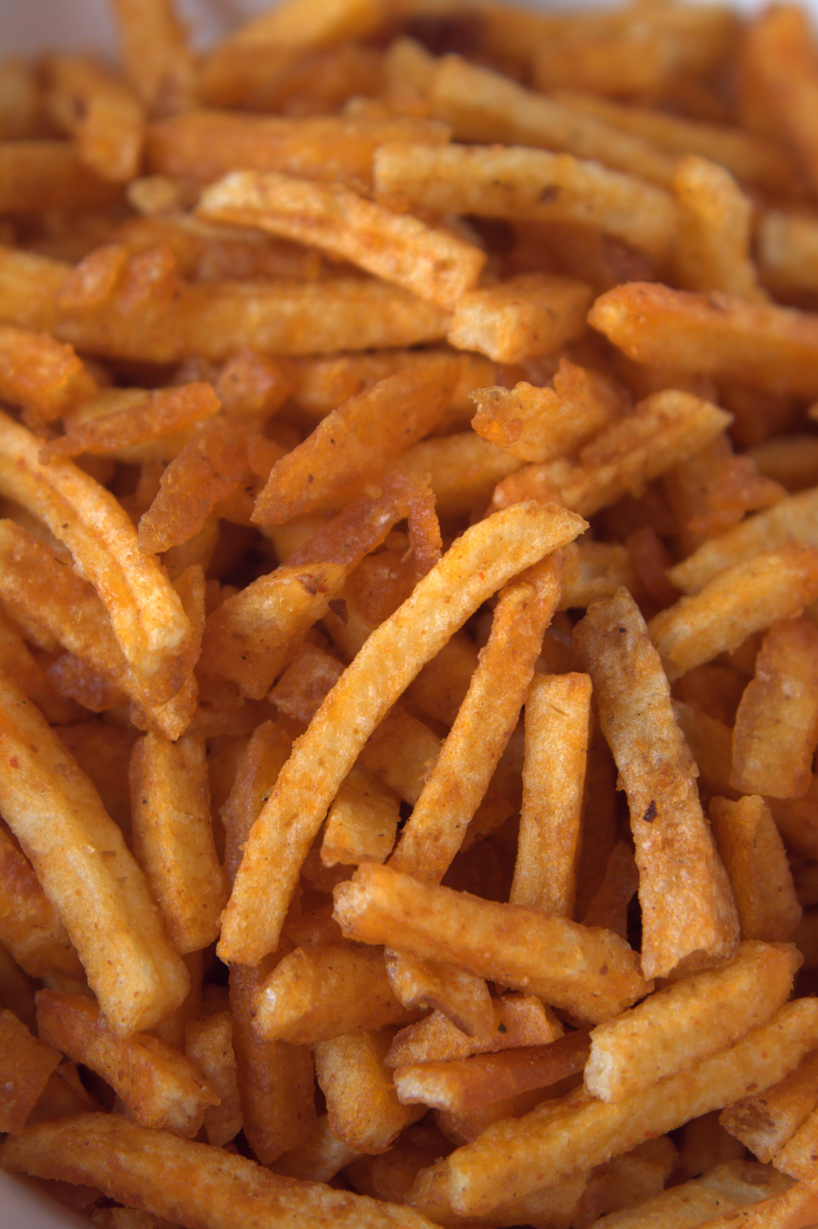 full frame, fat, potatoes, 4K, pub food, nutrition, unhealthy, take out food, potato, deep fried, dieting, close-up, comfort food, fast food french fries, Phone HD Wallpaper