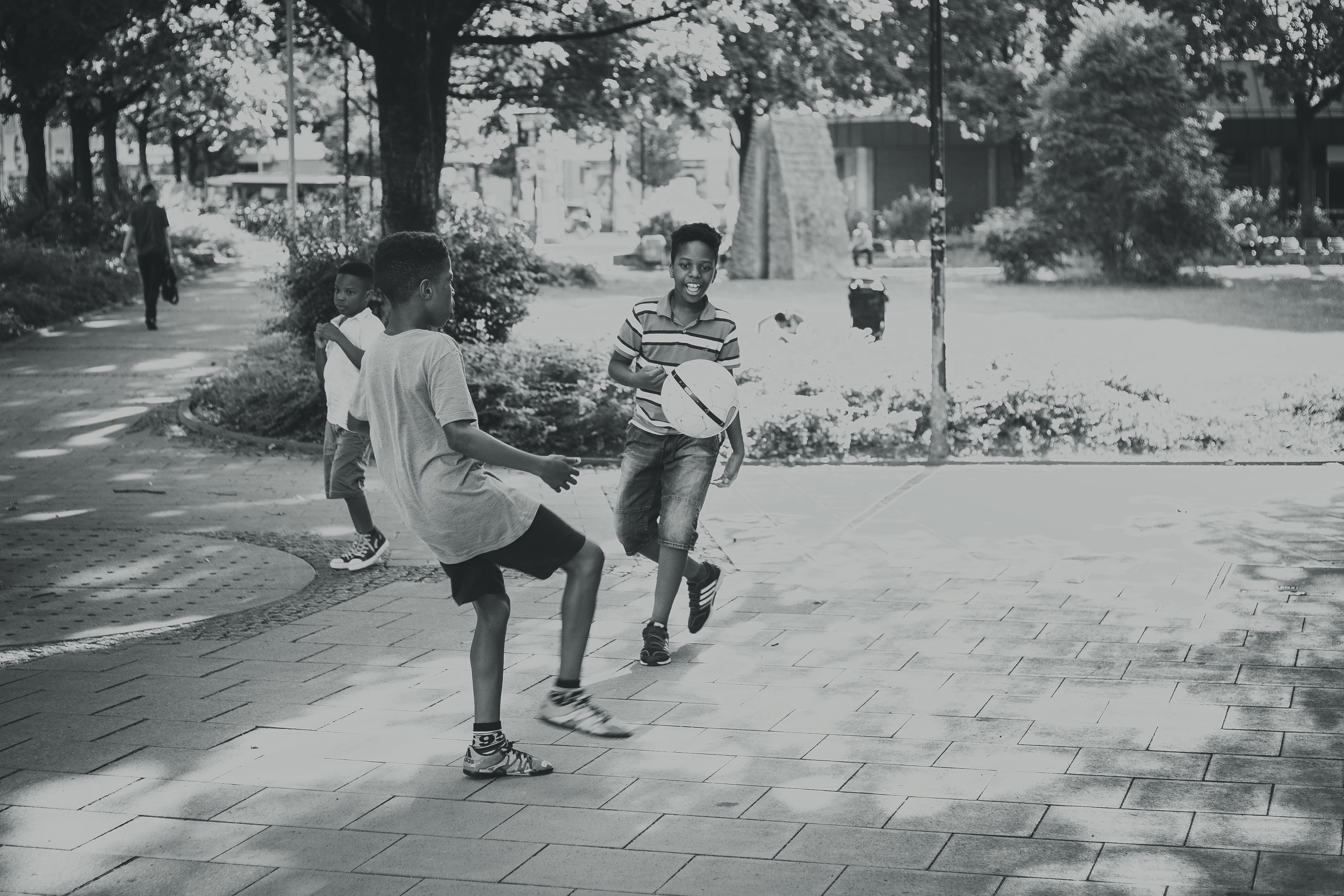 child, two people, childhood, casual clothing, plant, leisure activity, black-and-white, nature, outdoors, lifestyles, happiness, 4K, four, day, city, HD Wallpaper