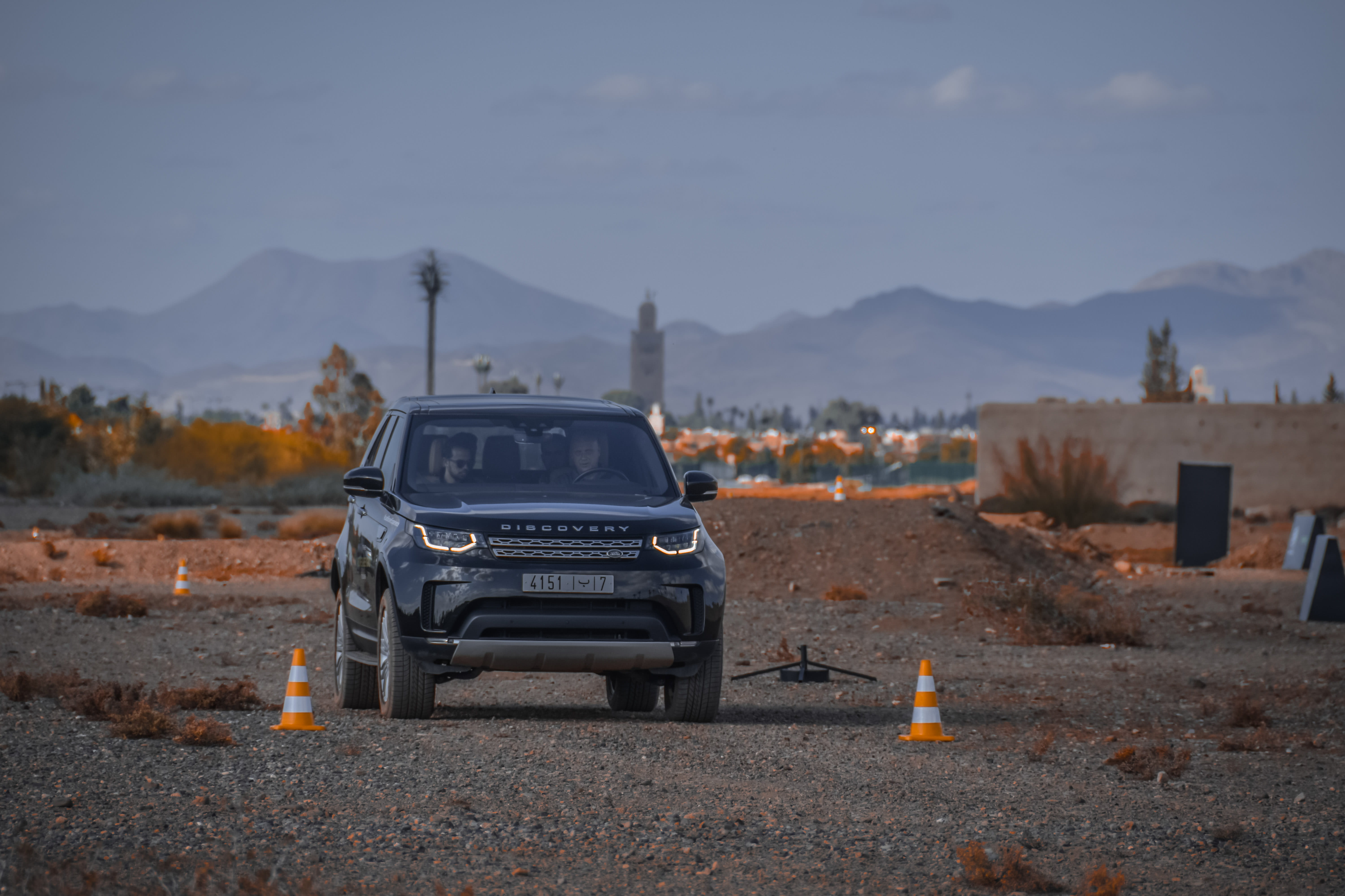 environment, land rover, road, marrakesh, mountain range, nature, rangrover discovery, rangerover, outdoors, sky, transportation, landscape, focus on foreground, HD Wallpaper