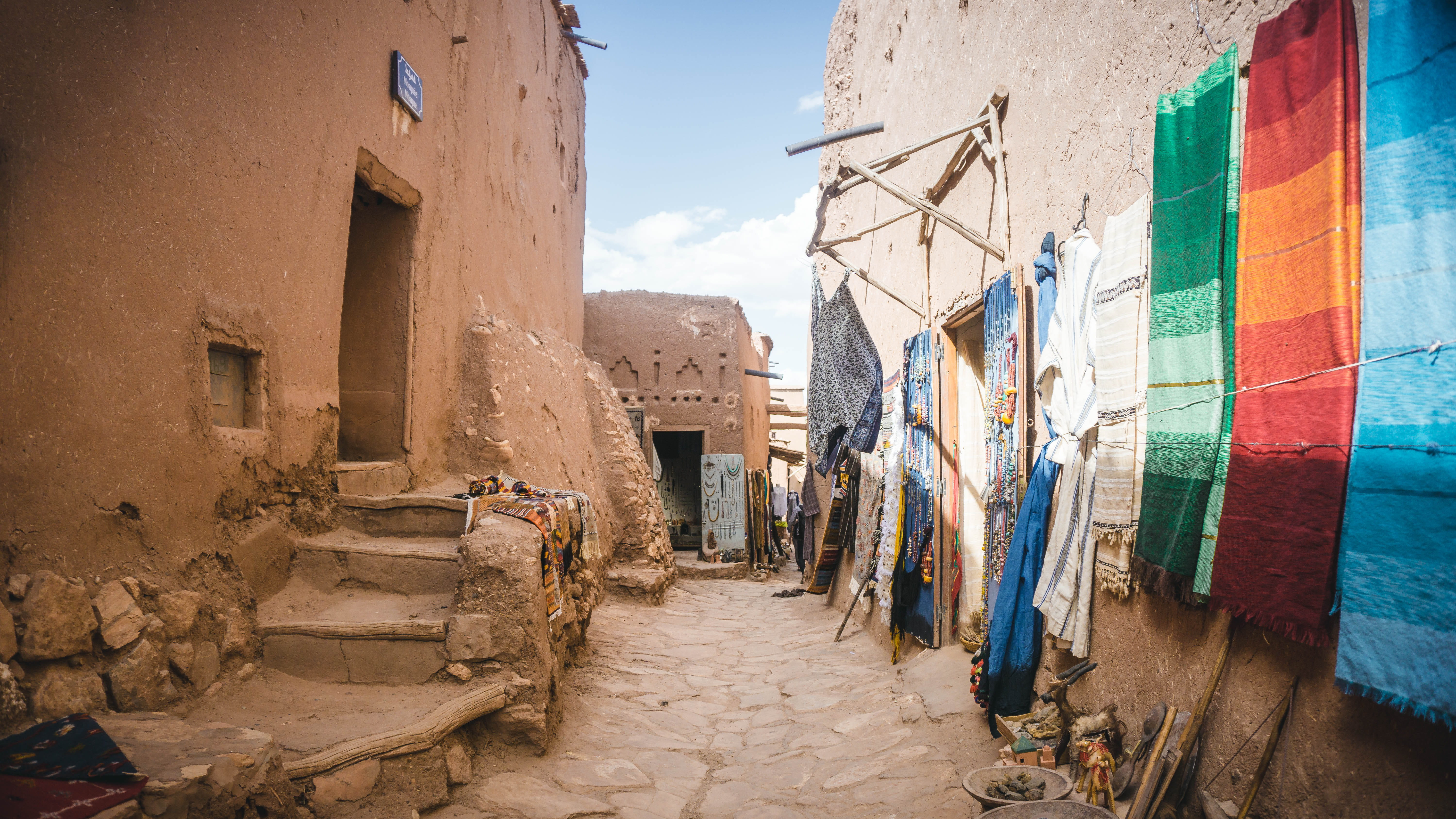 building exterior, sunlight, 5K, built structure, day, lifestyle, city, colours, old, wall - building feature, travel destinations, the past, architecture, HD Wallpaper