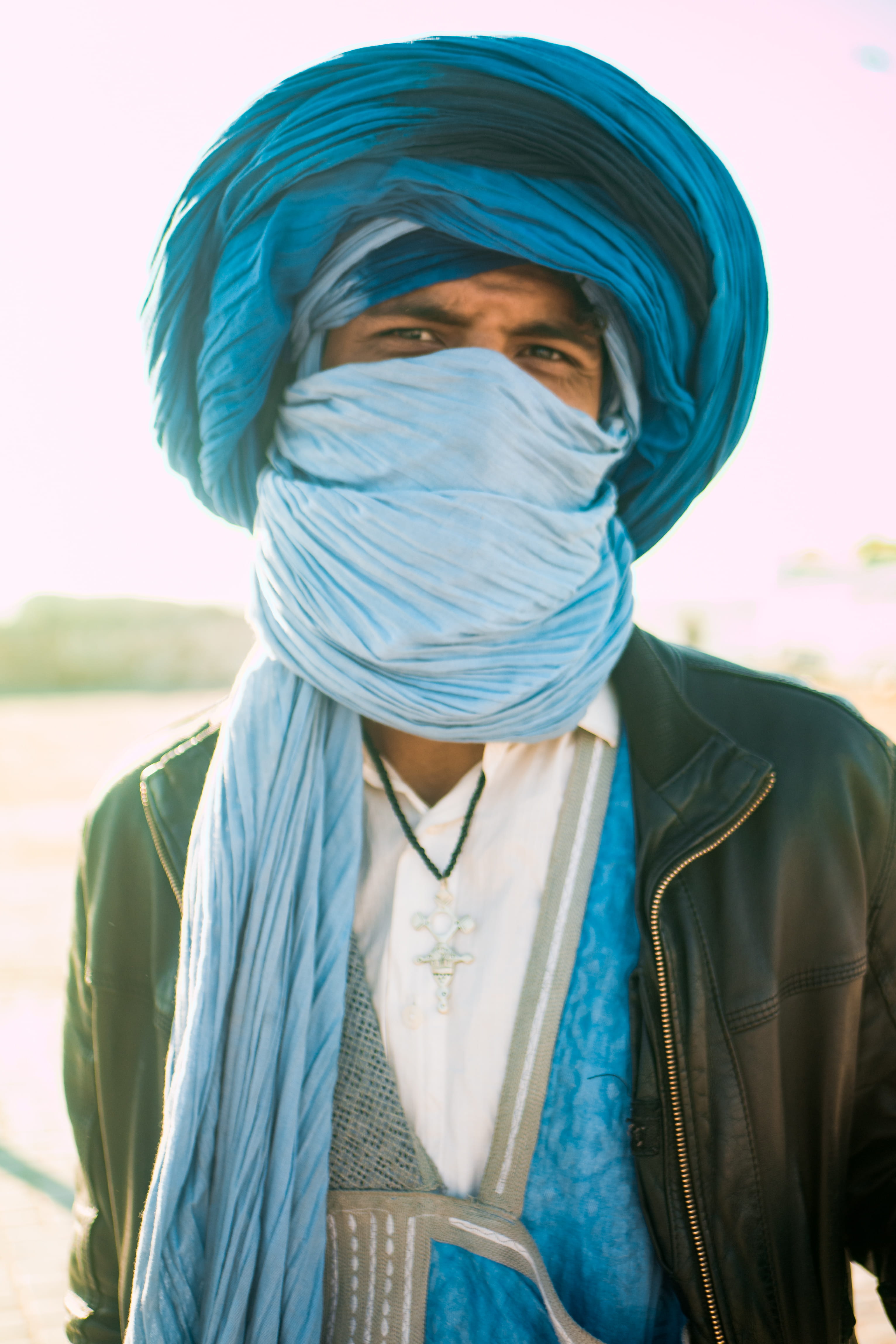 nature, real people, tribe, adult, teal, lifestyles, market, jacket, blue, leisure activity, portrait, young adult, berber, mysterious, focus on foreground, Phone HD Wallpaper