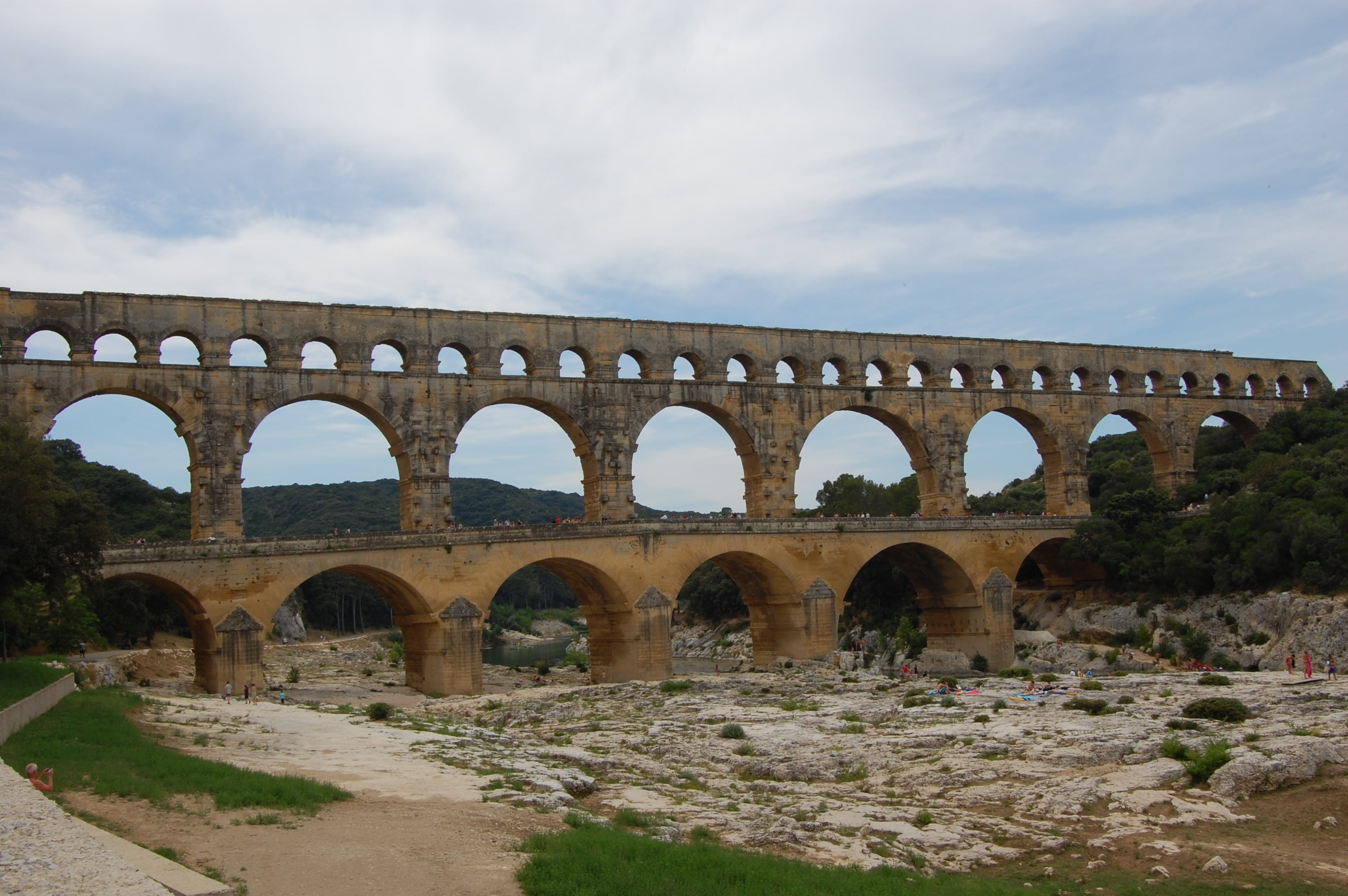 2K, unesco, heritage, arch bridge, romans, plant, nature, arch, cloud - sky, history, day, architecture, arched, connection, antique, bridge, aqueduct, HD Wallpaper
