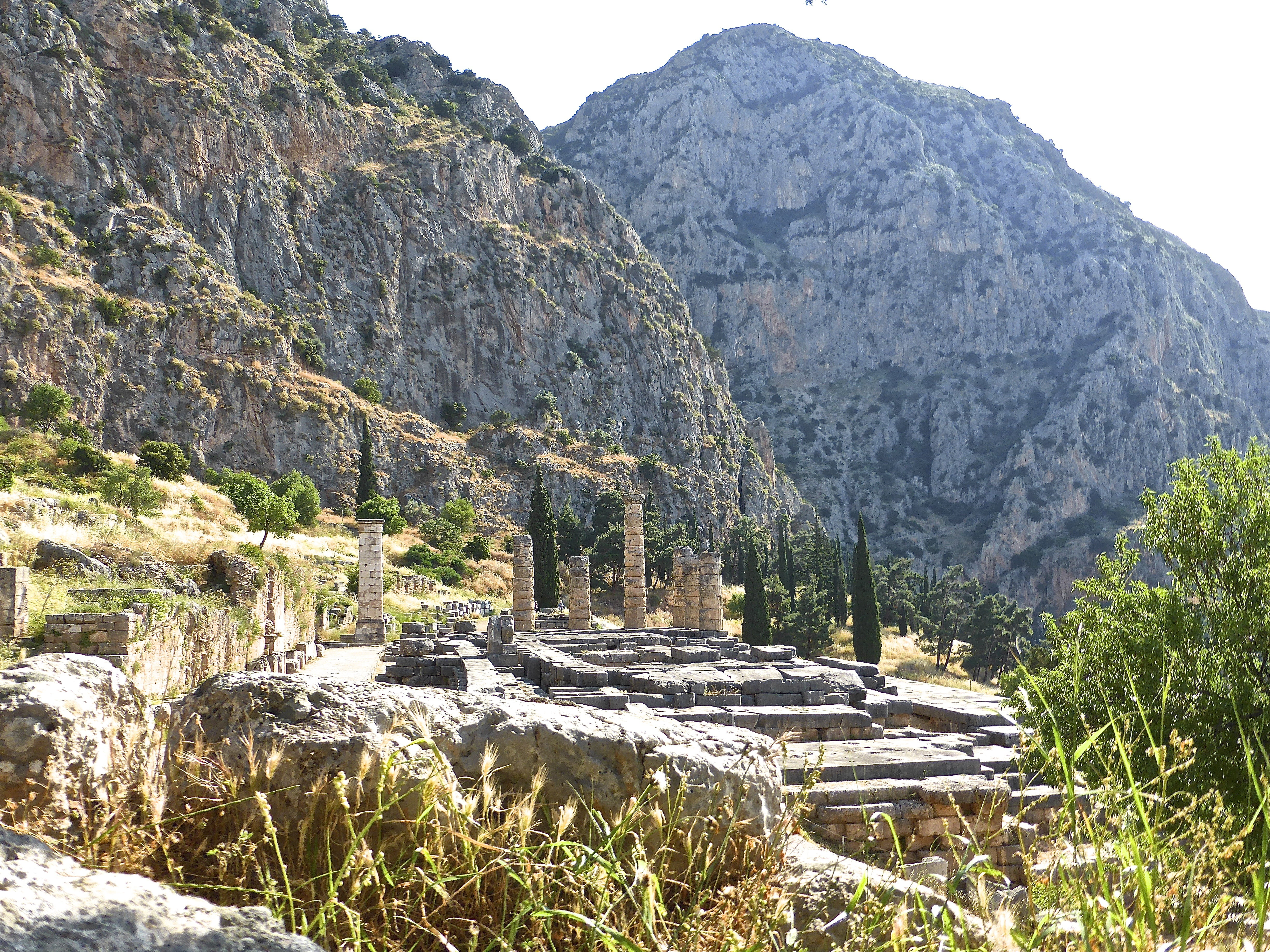 solid, rocky mountains, architecture, classic, tranquil scene, mountain range, scenics - nature, beauty in nature, ruins, archaeological, historic, delphi, HD Wallpaper