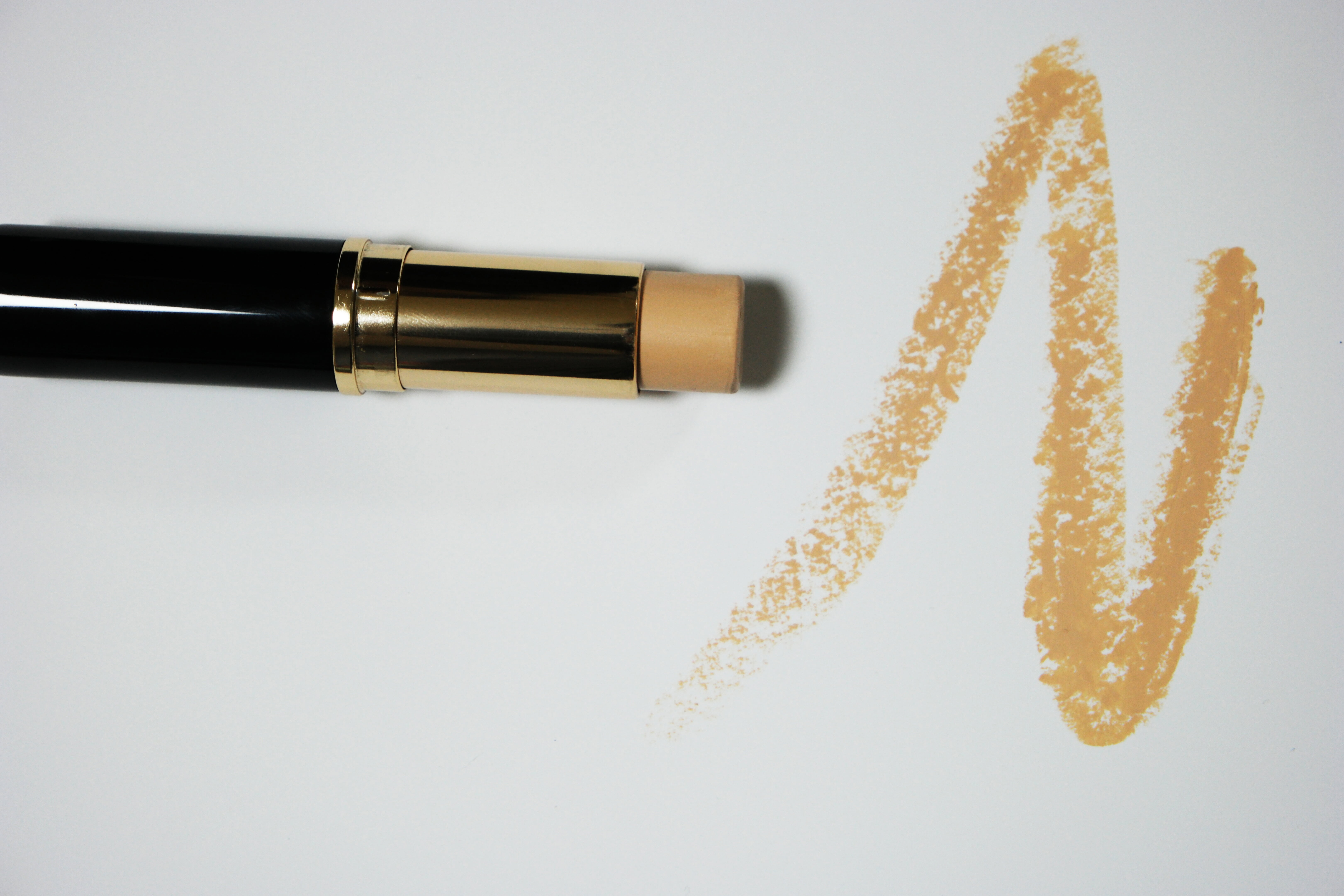 beauty Product, copy space, indoors, close-up, studio shot, glamour, makeover, office, creativity, hue makeup, technology, business, pen, single object, HD Wallpaper