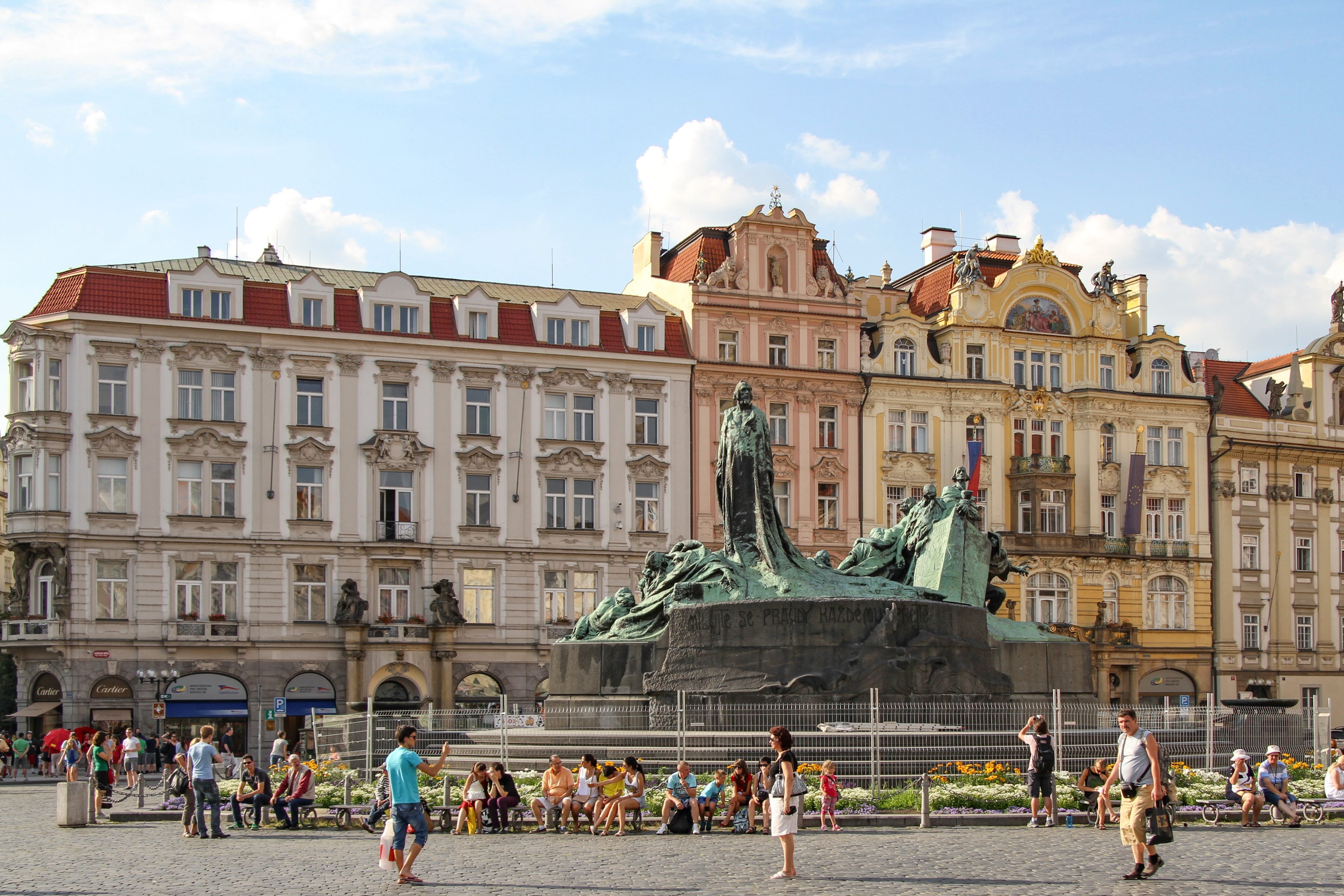 4K, city, travel Destinations, men, people, Statues, urban Scene, day, leisure activity, architecture, nature, europe, palace, building, Prague, czech republic, HD Wallpaper