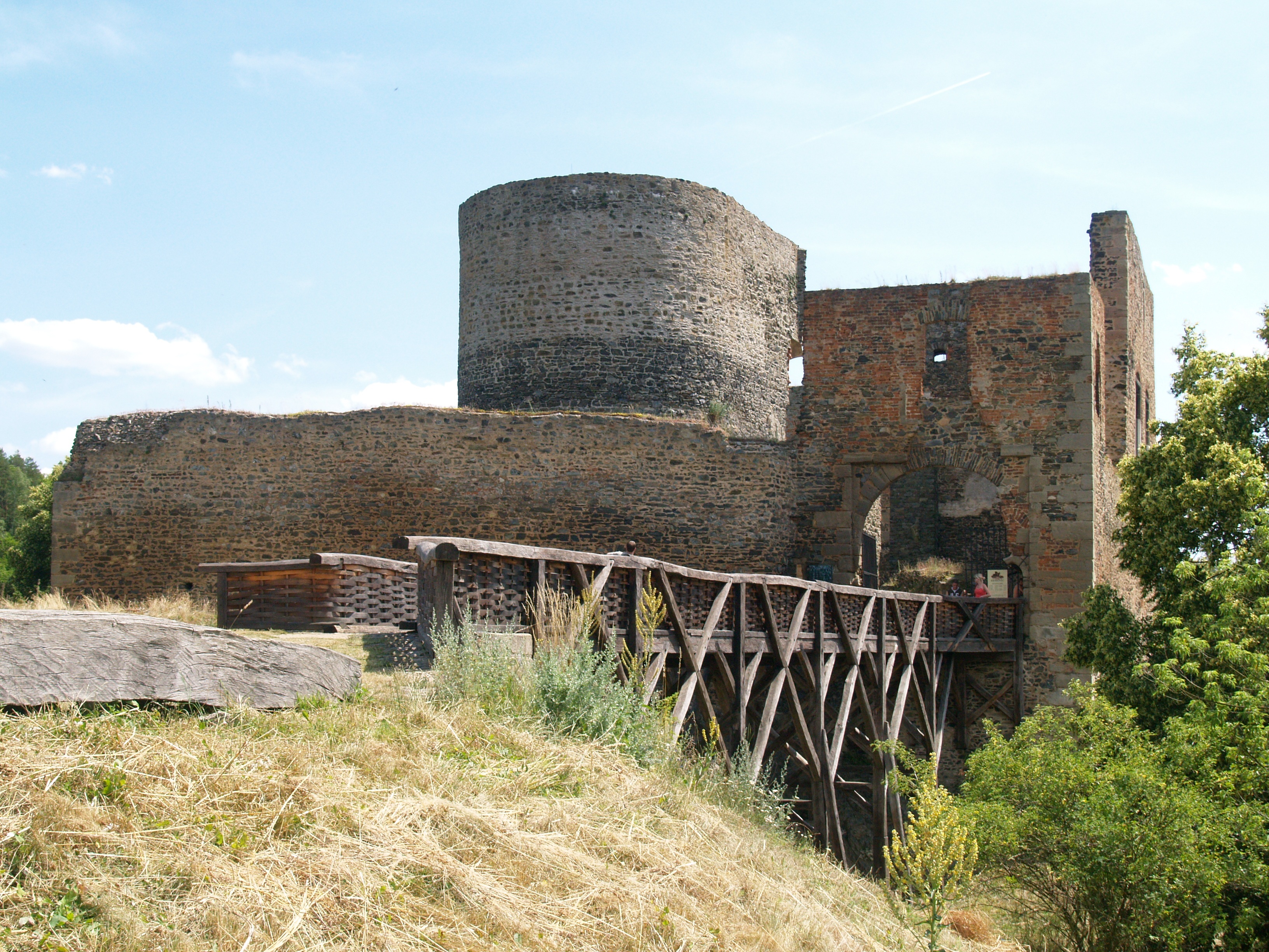 old ruin, the fortifications, travel destinations, ancient civilization, jan hus, architecture, cloud - sky, no people, sky, krakovec, ruined, 2K, stone wall, HD Wallpaper