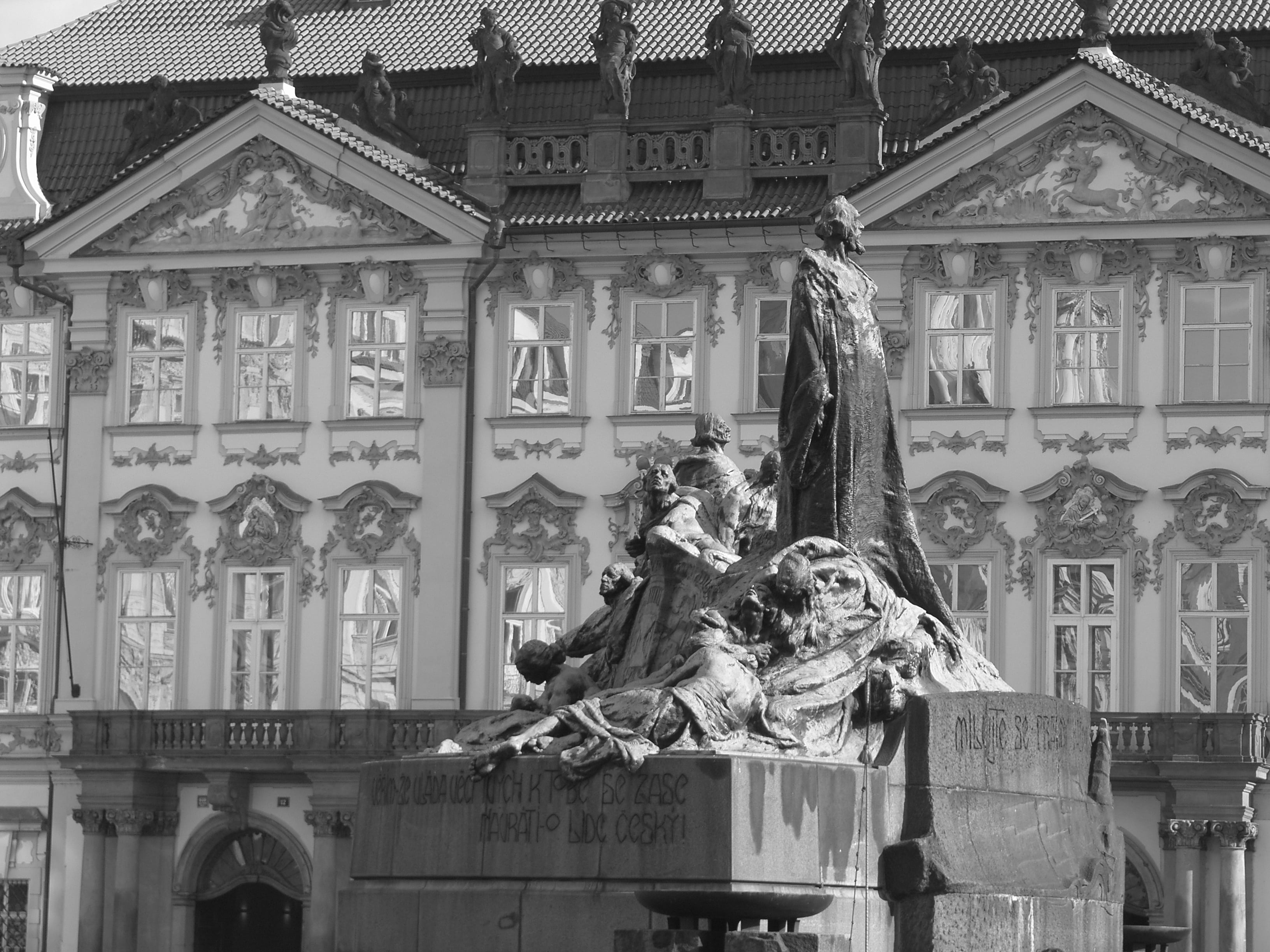 craft, europe, travel destinations, the past, representation, space, human representation, sculpture, old town, ornate, history, building, tourism, building exterior, HD Wallpaper