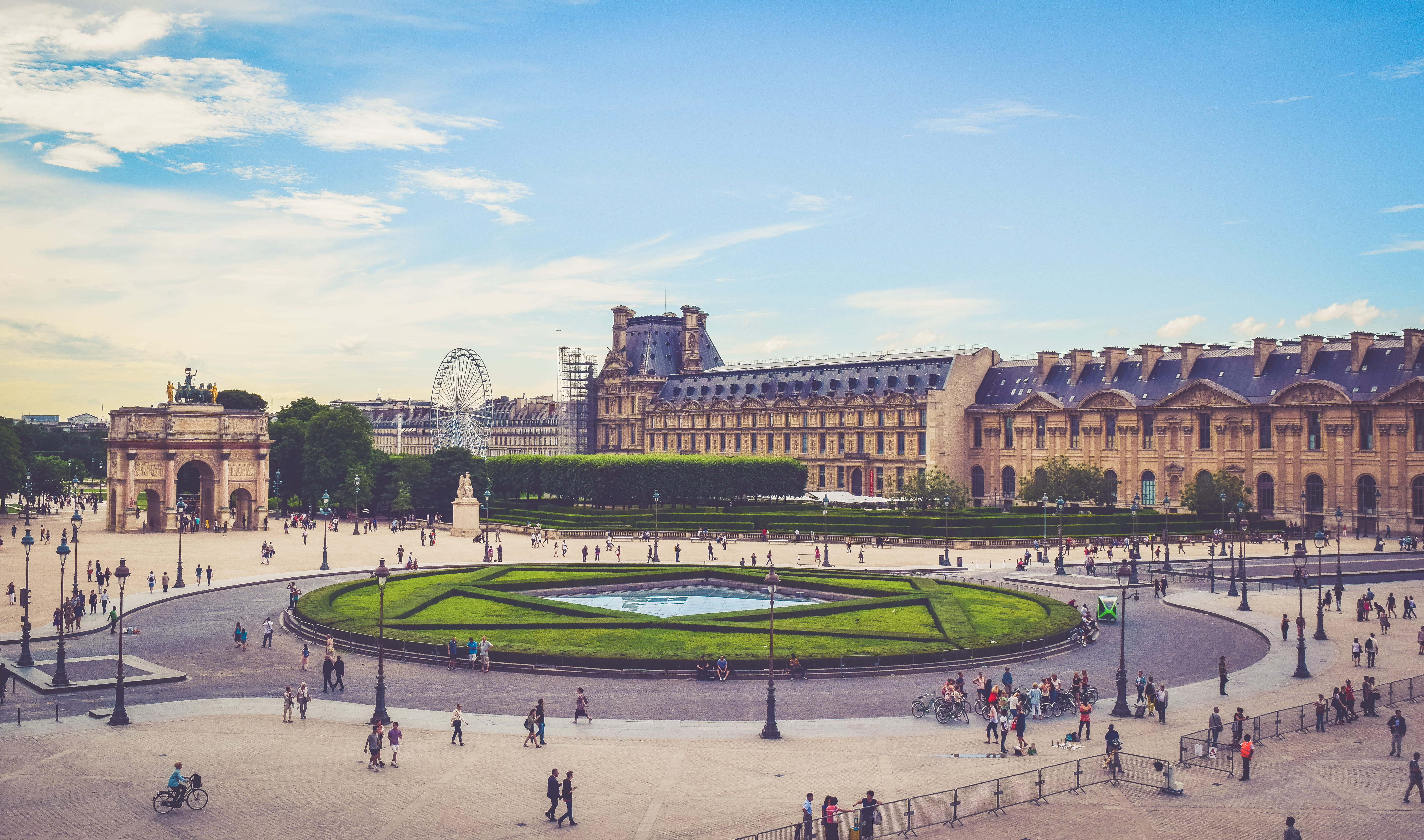 lamppost, day, group of people, architecture, nature, town square, museum, petit arc de triomphe, 5K, near, piazza, landmark, tourism, men, real people, HD Wallpaper