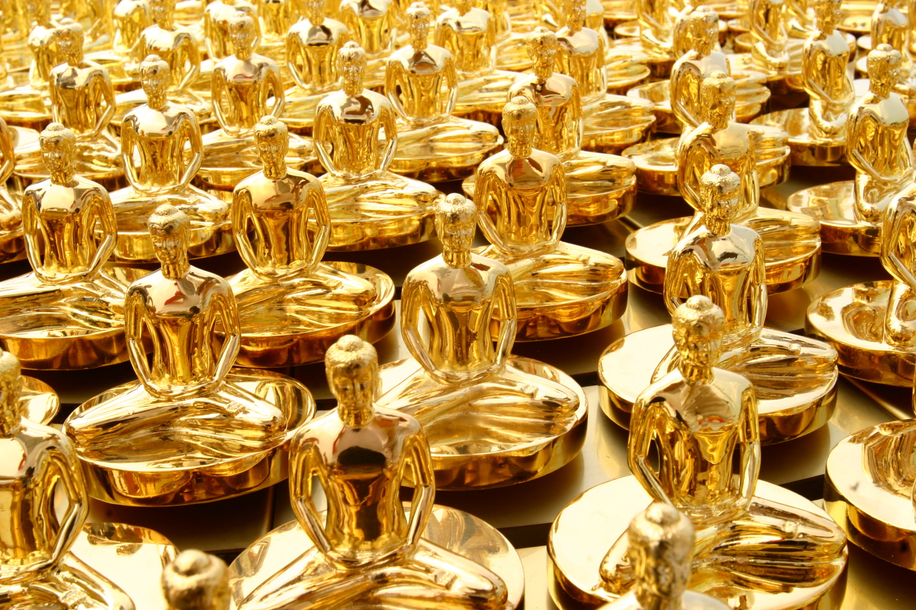 budhas, full frame, table, buddha, sphere, shiny, dhammakaya pagoda, large group of objects, wat, gold colored, market, indoors, for sale, collection, gold, HD Wallpaper