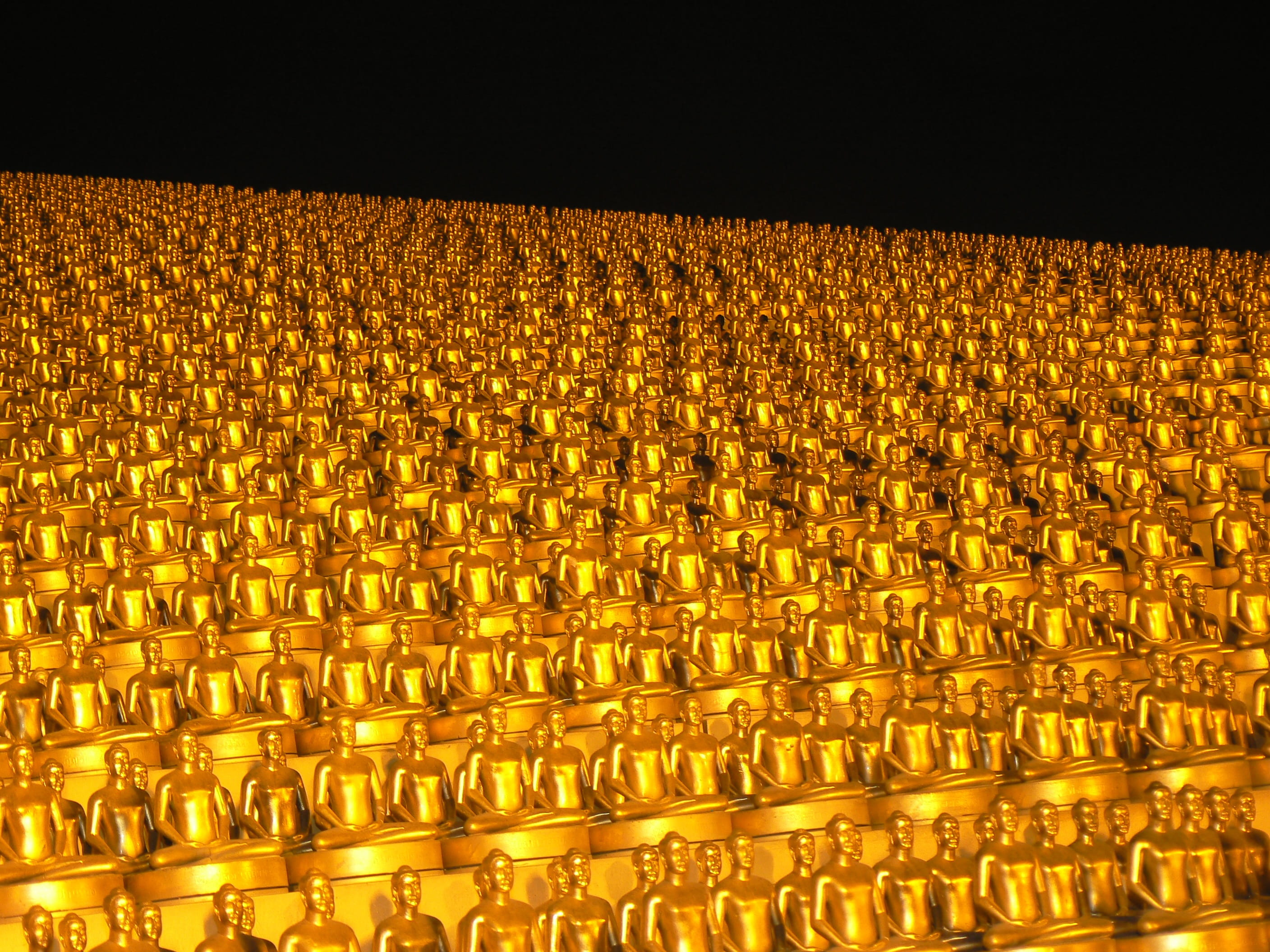repetition, black background, arrangement, dhammakaya movement, Million, belief, more than, buddhism, pattern, temple, phra dhammakaya, buddhists, Dhammakaya, HD Wallpaper