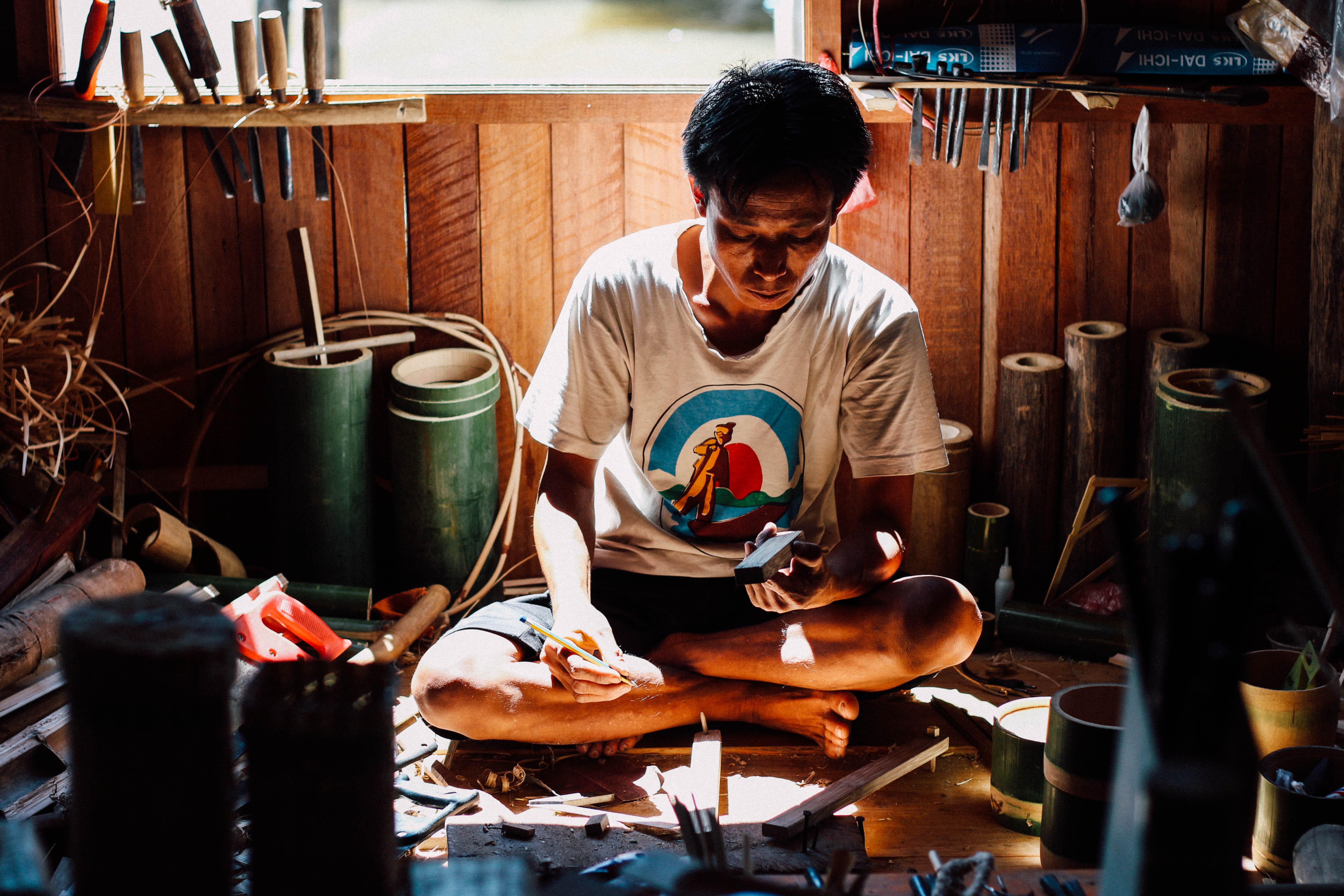 nyaungshwe, business, myanmar (burma), occupation, indoors, lifestyles, front view, casual clothing, young men, 4K, container, travel, burma, myanmar, HD Wallpaper