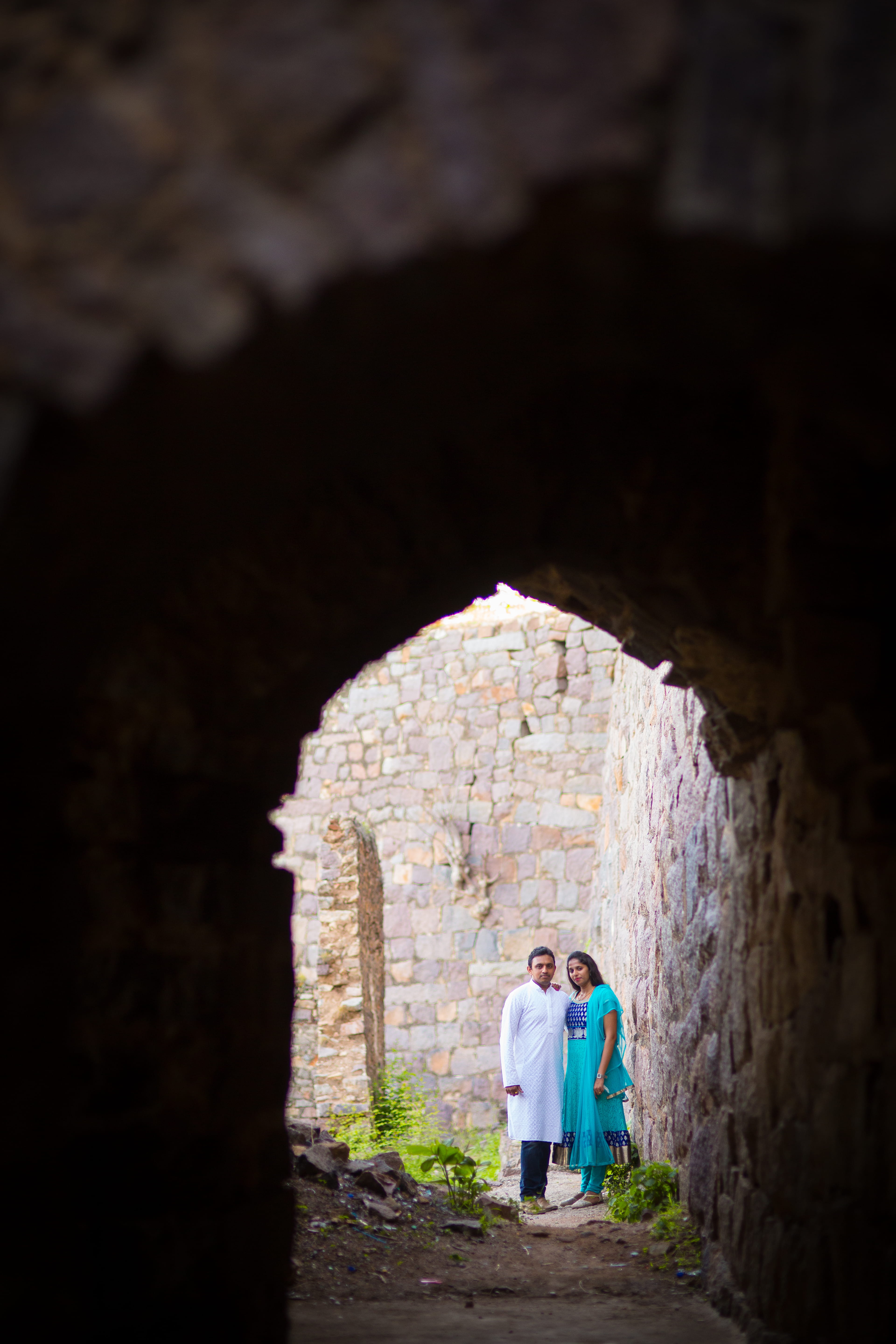contemplation, mid adult, indoors, 5K, hyderabad, indian couple, rear view, india, fort, full length, two people, adult, men, travel destinations, people, Phone HD Wallpaper