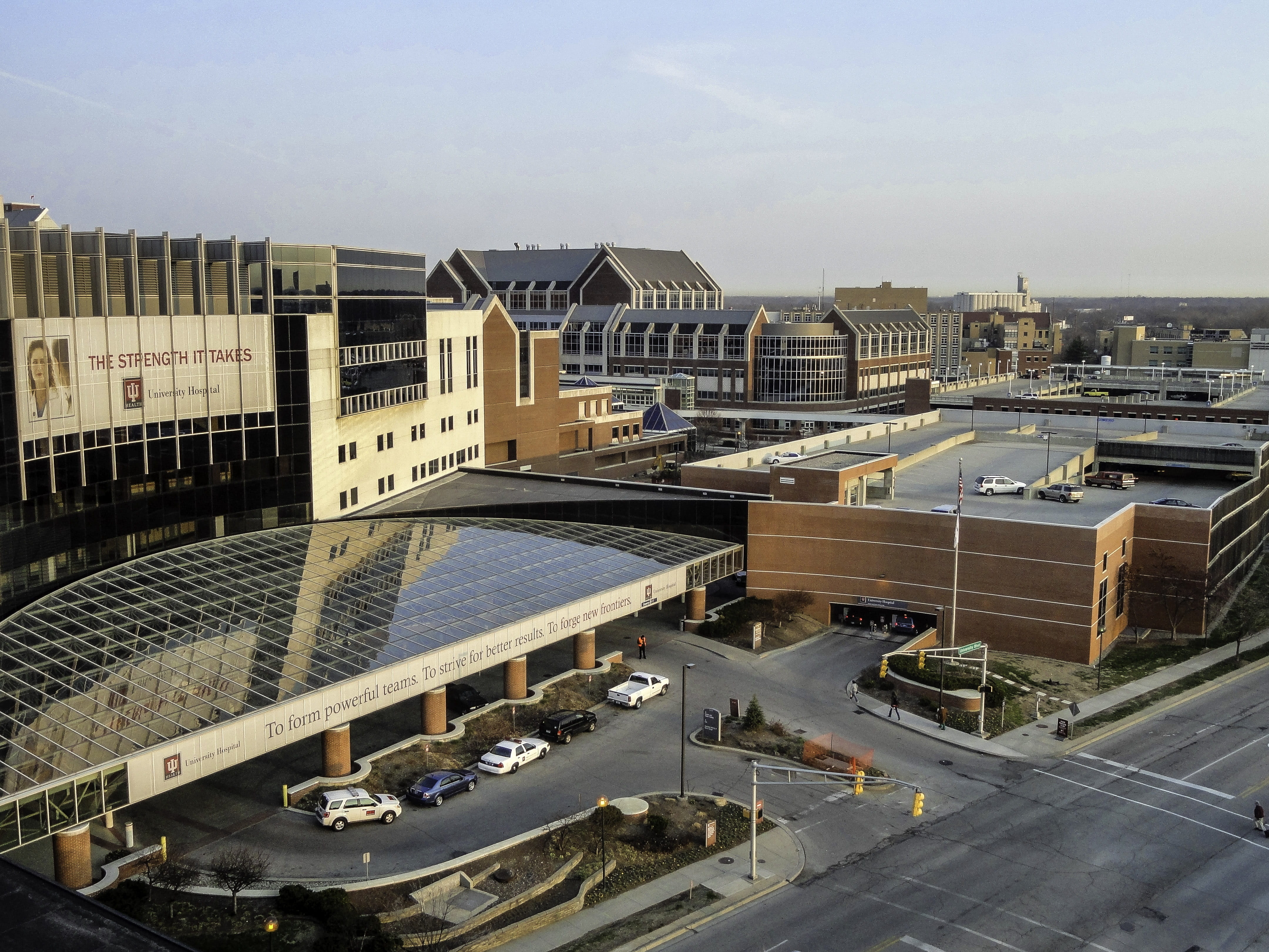 indiana, train - vehicle, travel destinations, Indianapolis, cityscape, school, United States, University Hospital, land vehicle, public domain, sunlight, HD Wallpaper