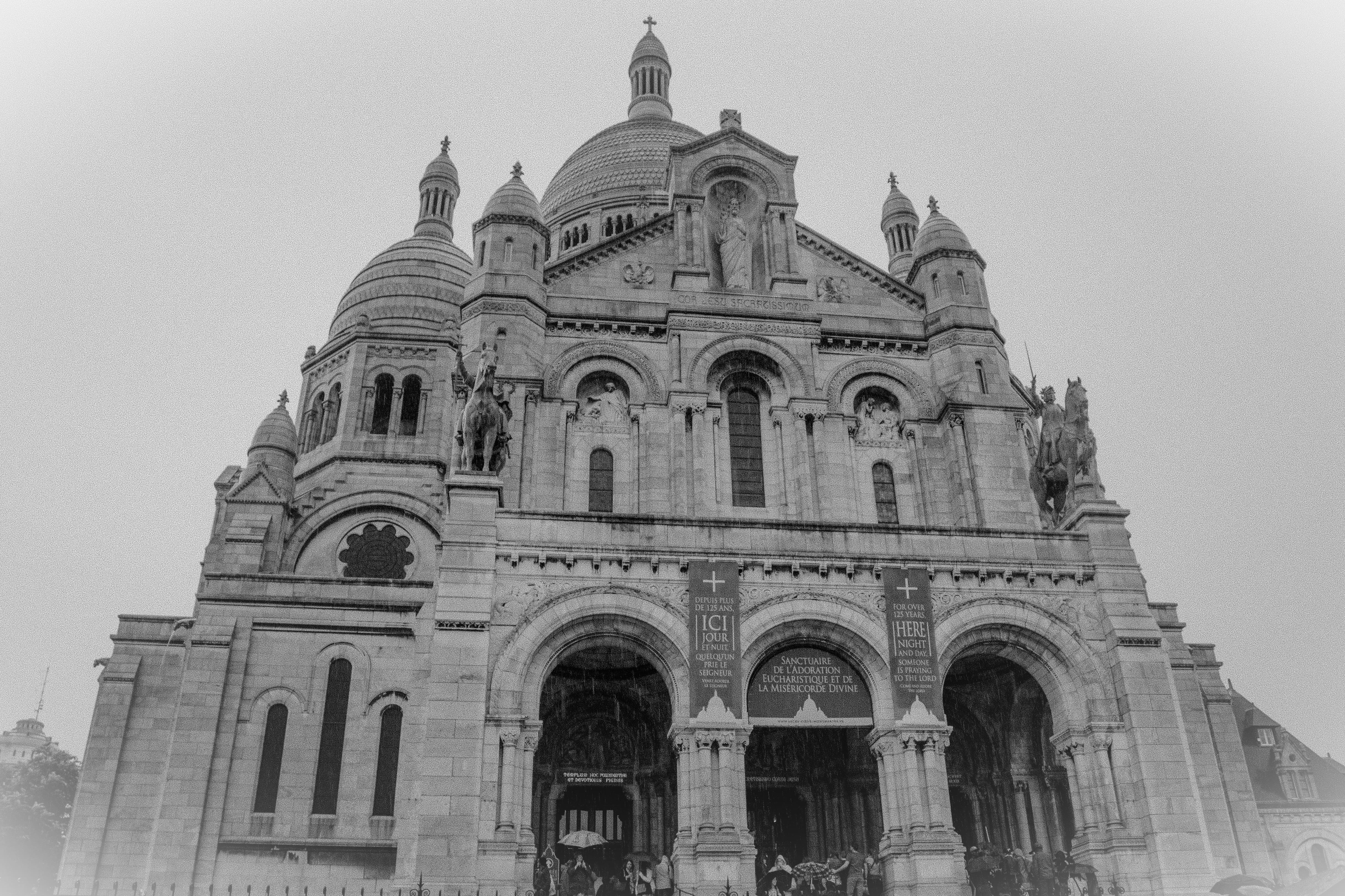 place of worship, belief, built structure, low angle view, hall, travel destinations, heart, temple, spirituality, outdoors, Cathedral, building exterior, HD Wallpaper