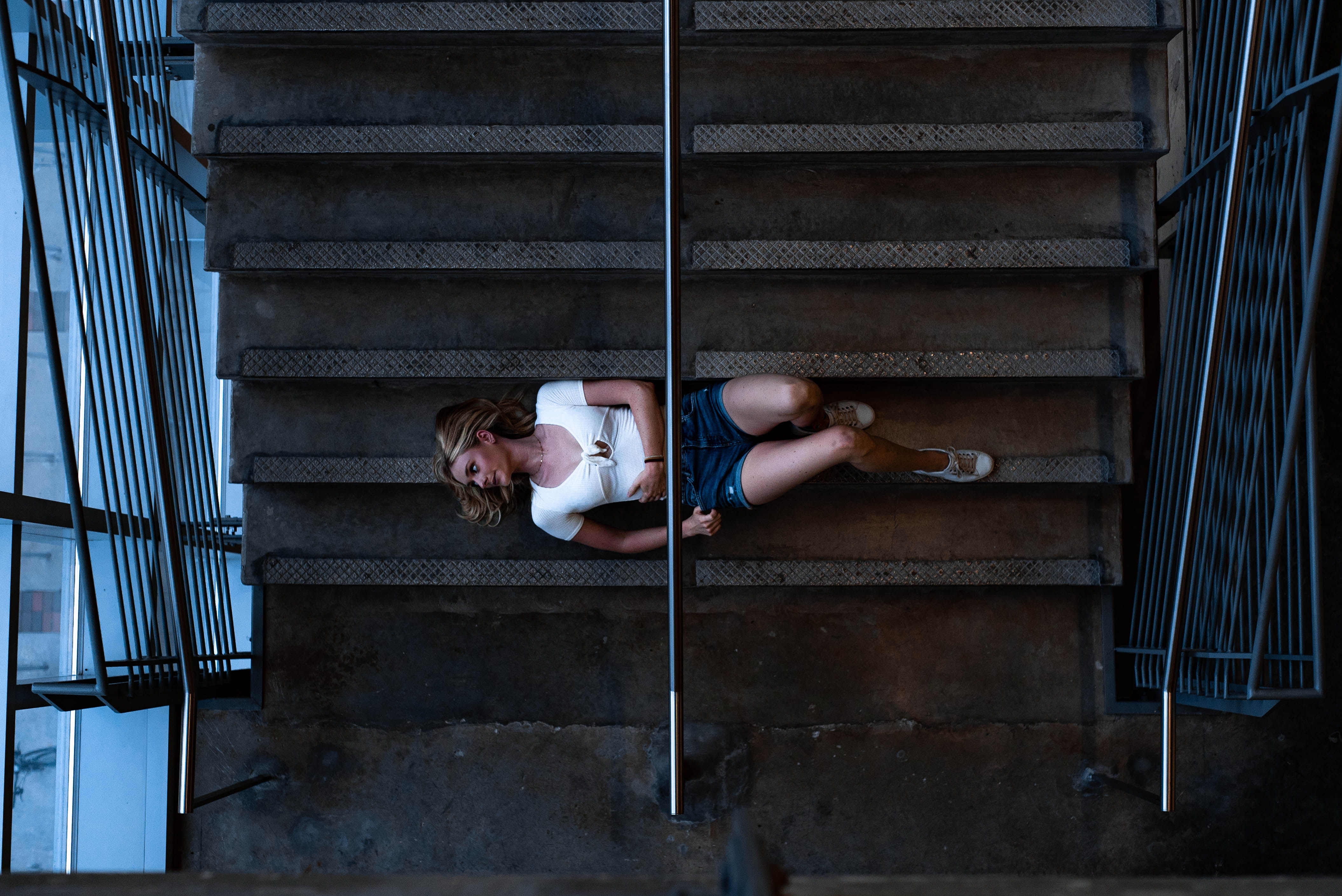 white top, athlete, stairwell, city Life, beauty, beautiful girl, birds eye view, determination, looking away, different angle, females, sports Clothing, HD Wallpaper