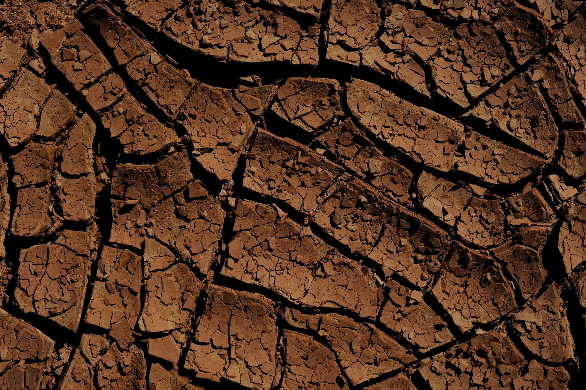 dirt, heat - Temperature, climate, macro, tire, drought, outdoors, scenics - nature, high angle view, brown, damaged, natural Disaster, barren, environment, HD Wallpaper
