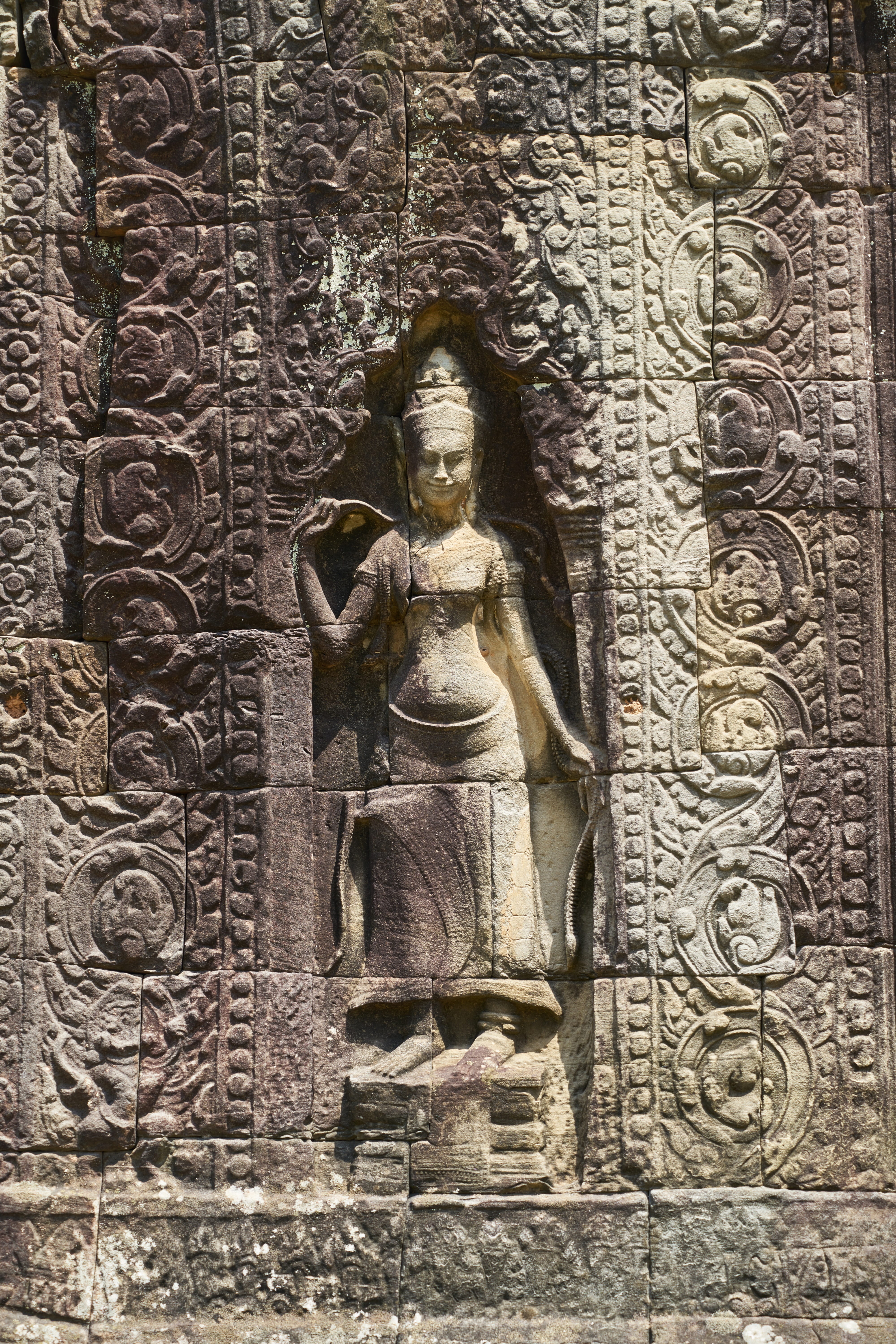 Buddhist, Sculpture, cambodia, history, faith, asian, no people, male likeness, worship, carving, 5K, craft, temple, the past, stone material, statue, Phone HD Wallpaper