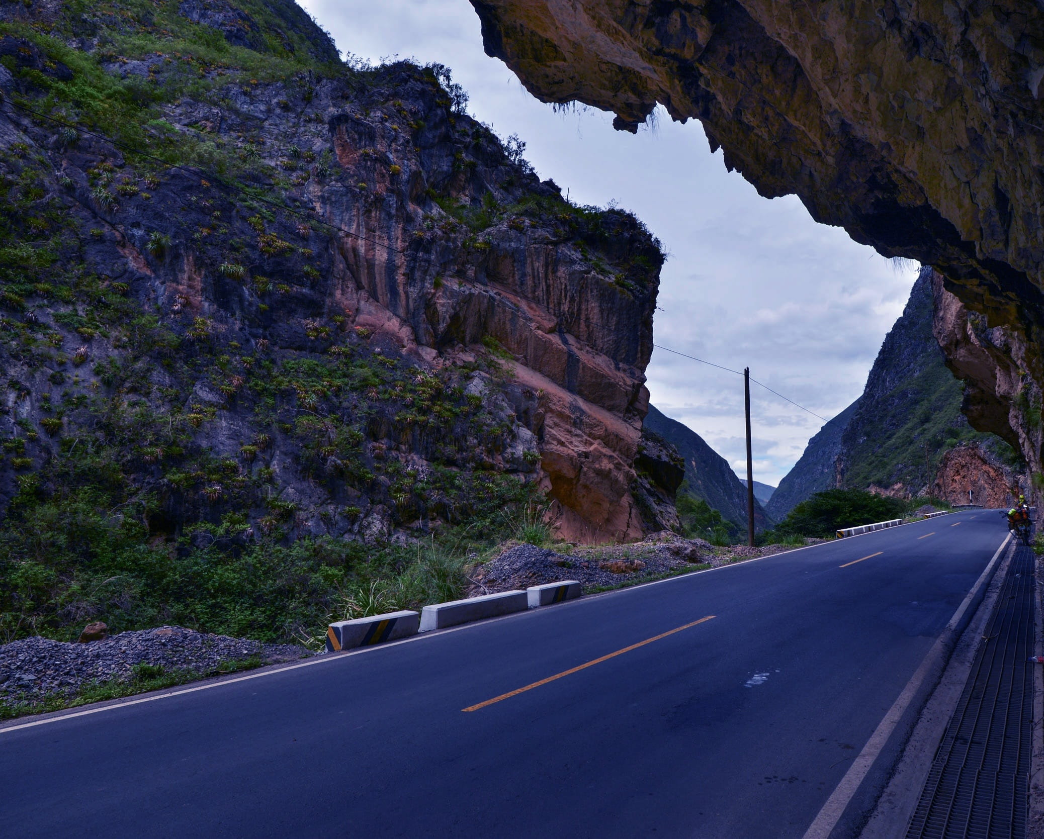 america, Perú, mountain, marking, Latin, rock, empty road, Andino, road marking, andes, direction, 1080P, Peru, the way forward, formation, natural, sky, HD Wallpaper