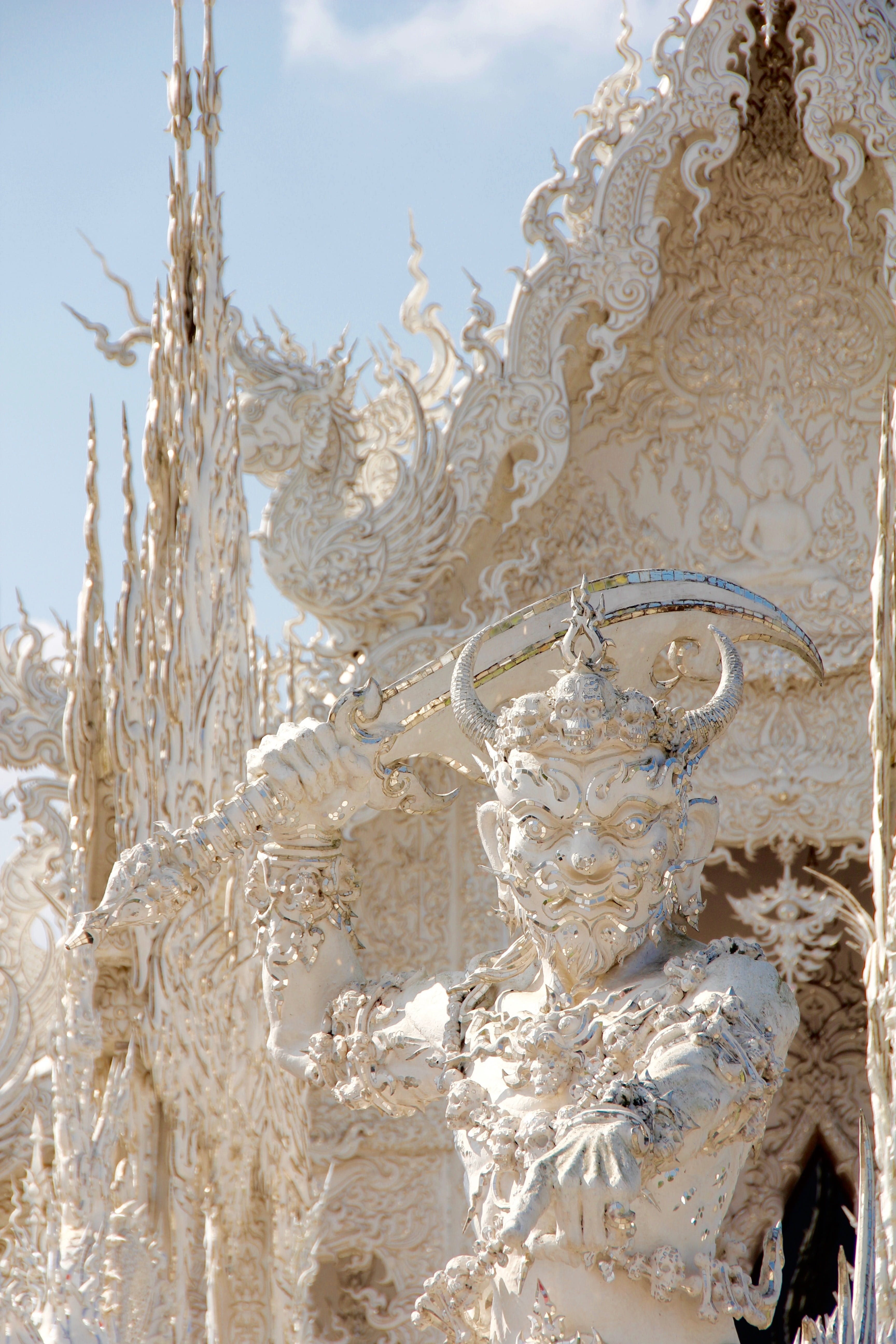 5K, sukothai, close-up, nature, winter, chiang rai, thailand, buddhist, buddha, water, cold temperature, focus on foreground, white color, white, dragons, Phone HD Wallpaper